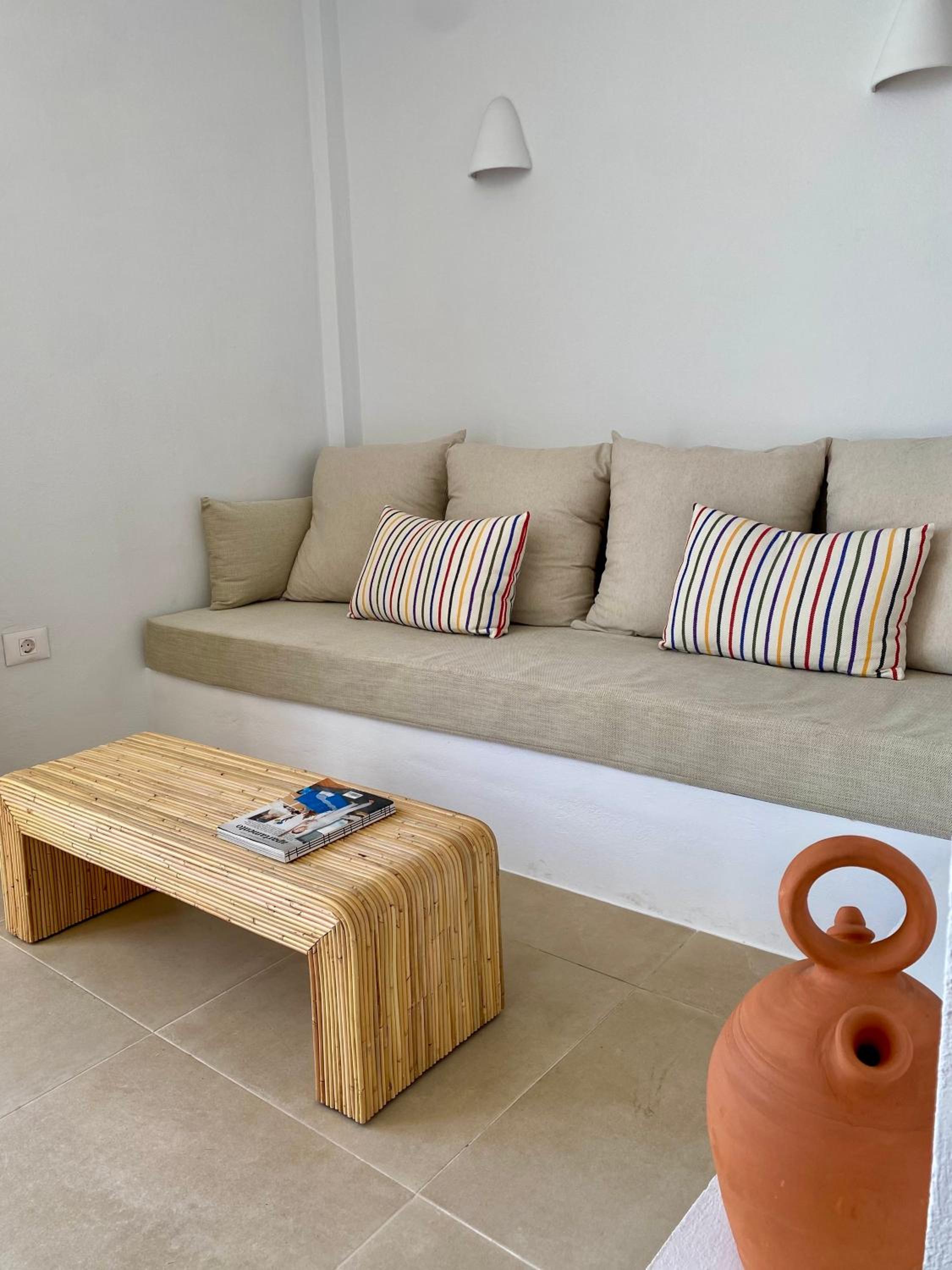 One-Bedroom Apartment with Terrace photo 2