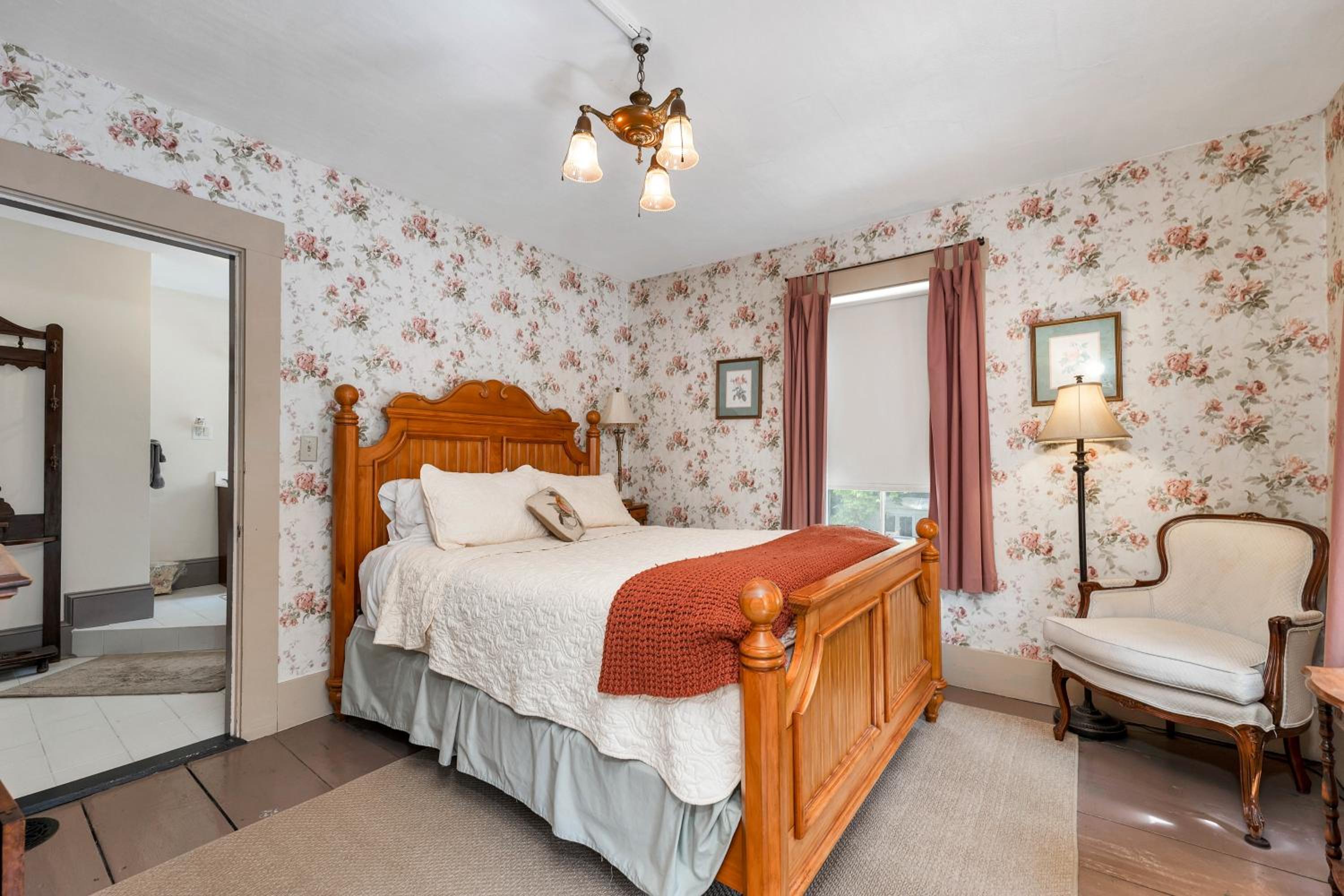 Standard Queen Room photo 1