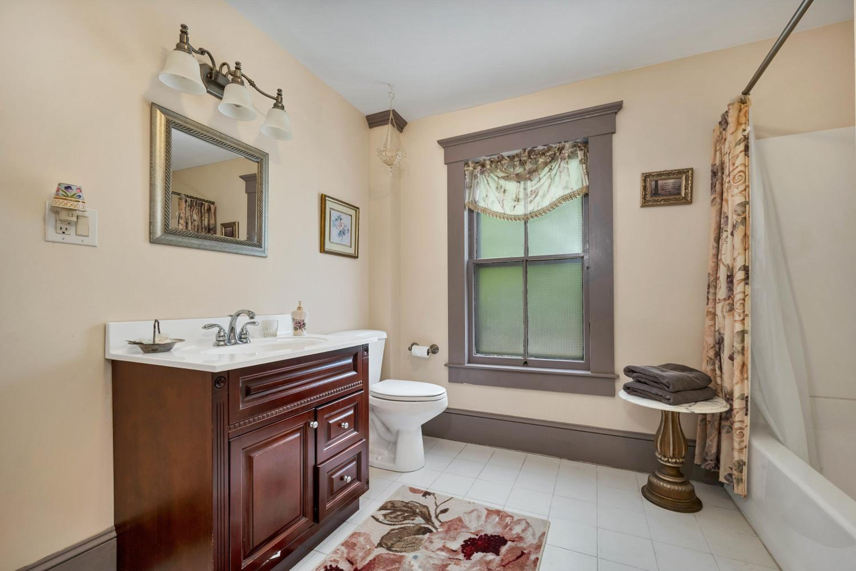 Standard Queen Room photo 2
