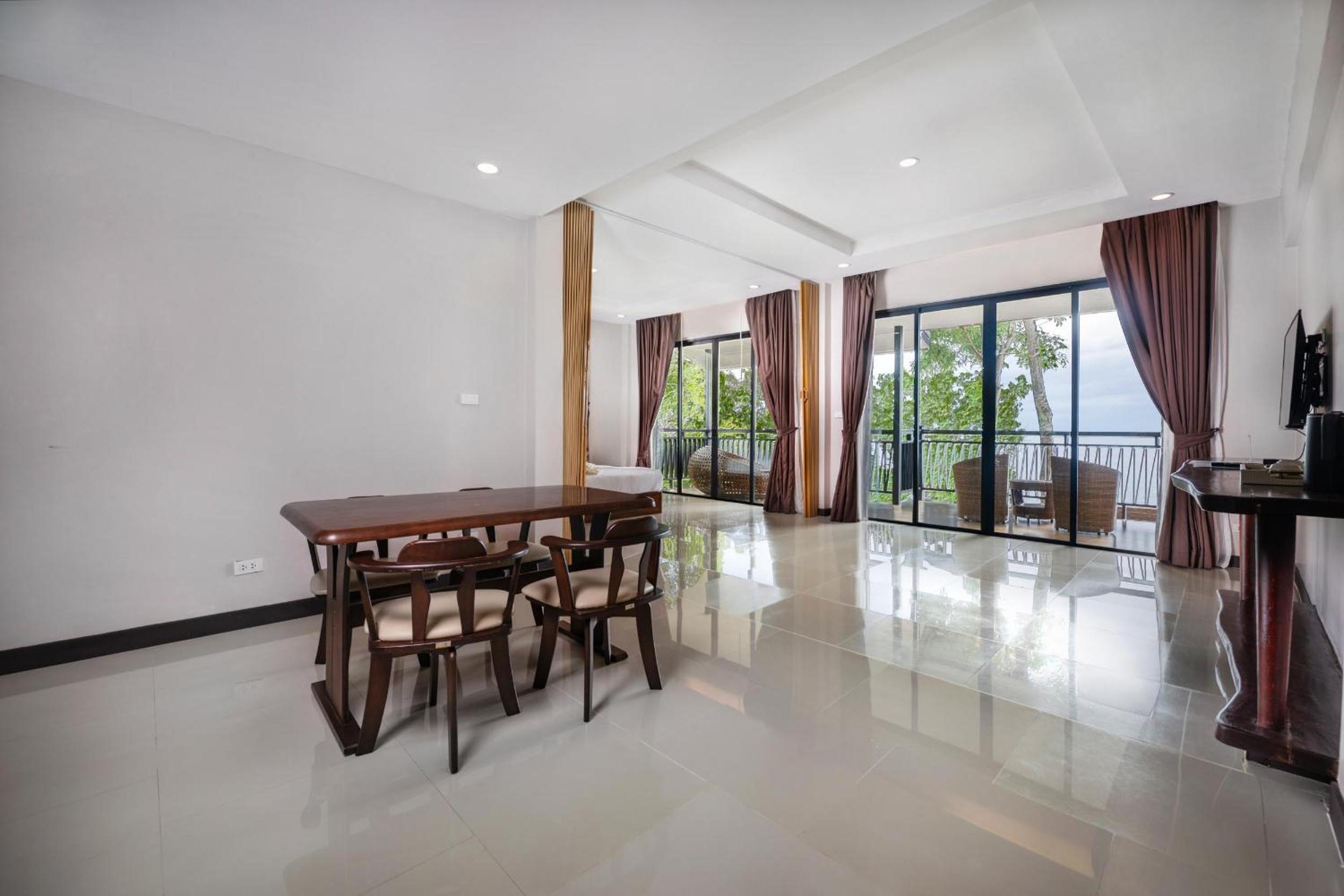 Treasure Hillside Suite with Sea View - Photo 5
