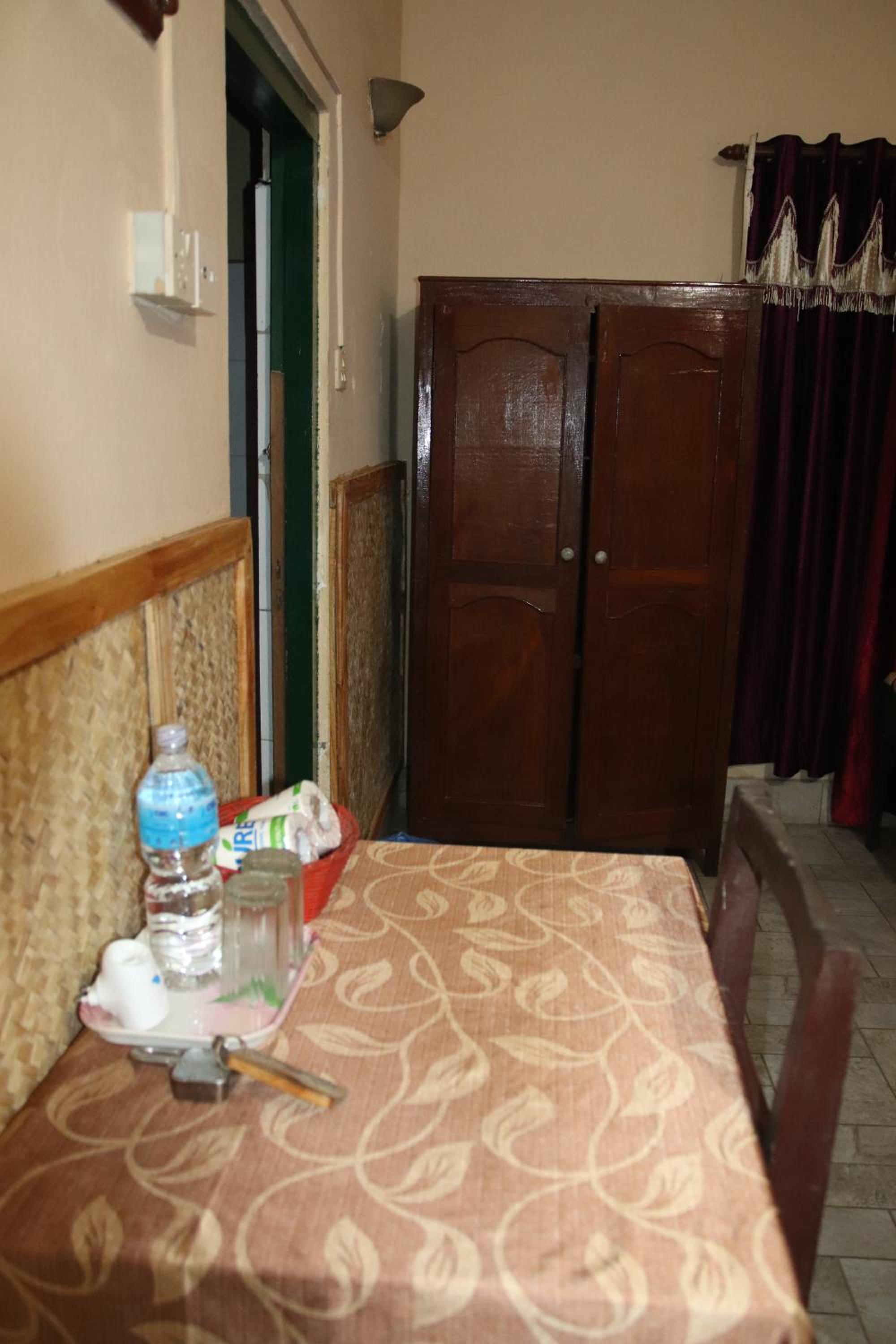 Economy Twin Room photo 2