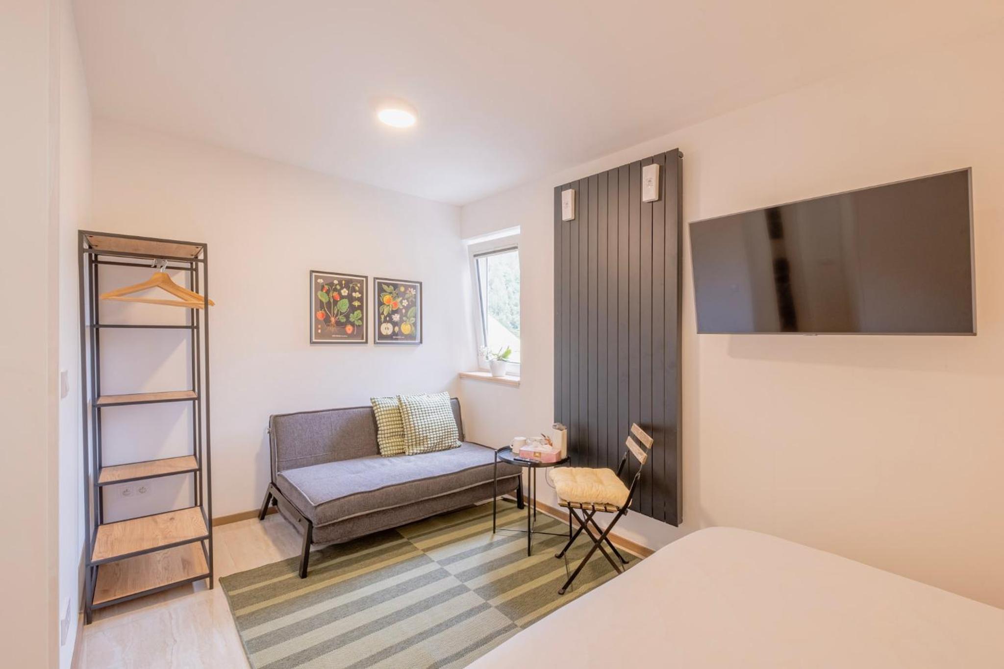 Double Room - Photo 16