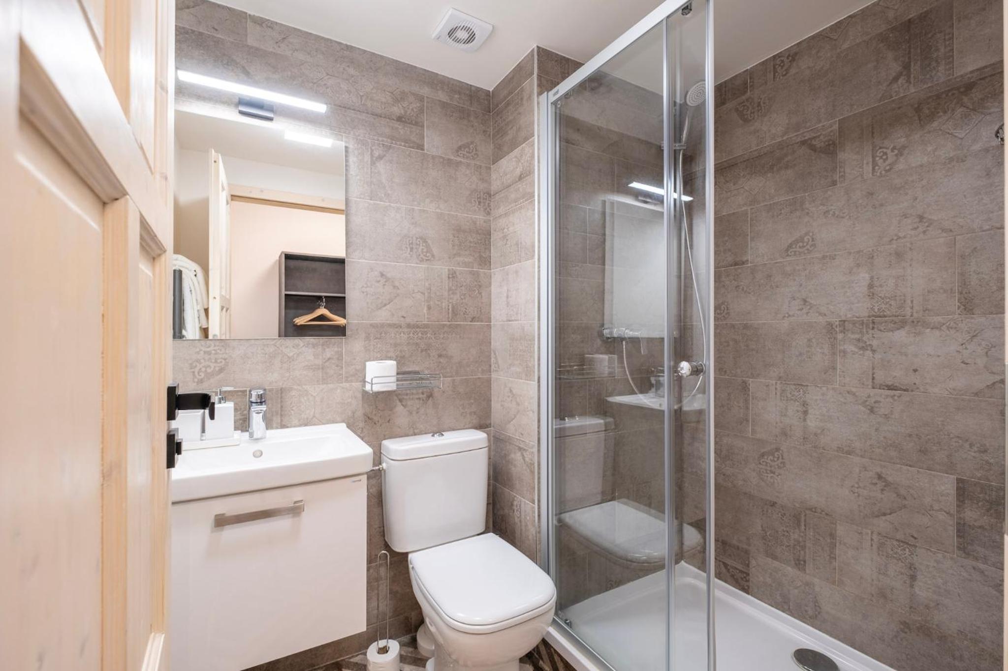 Double Room - Photo 4