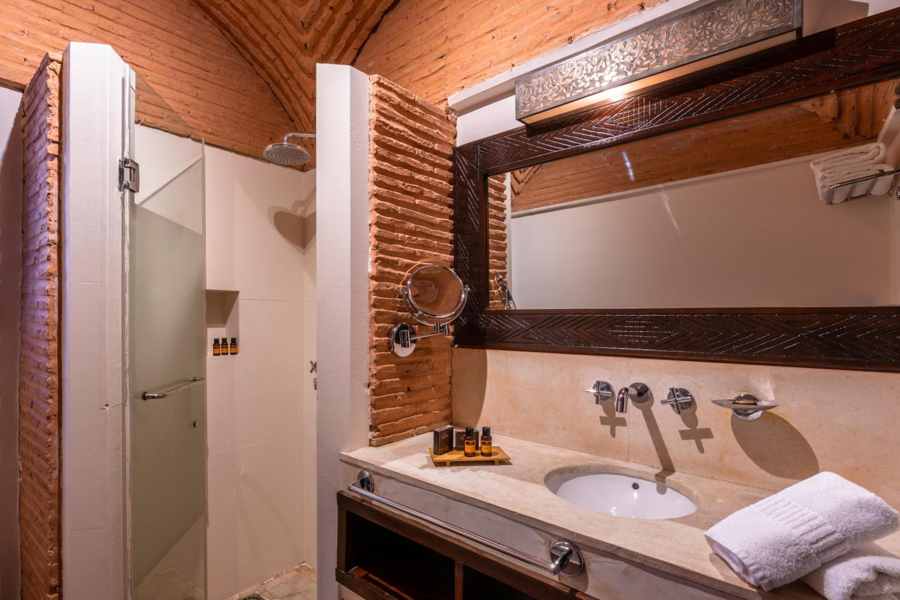 Superior Double Room - Photo 3