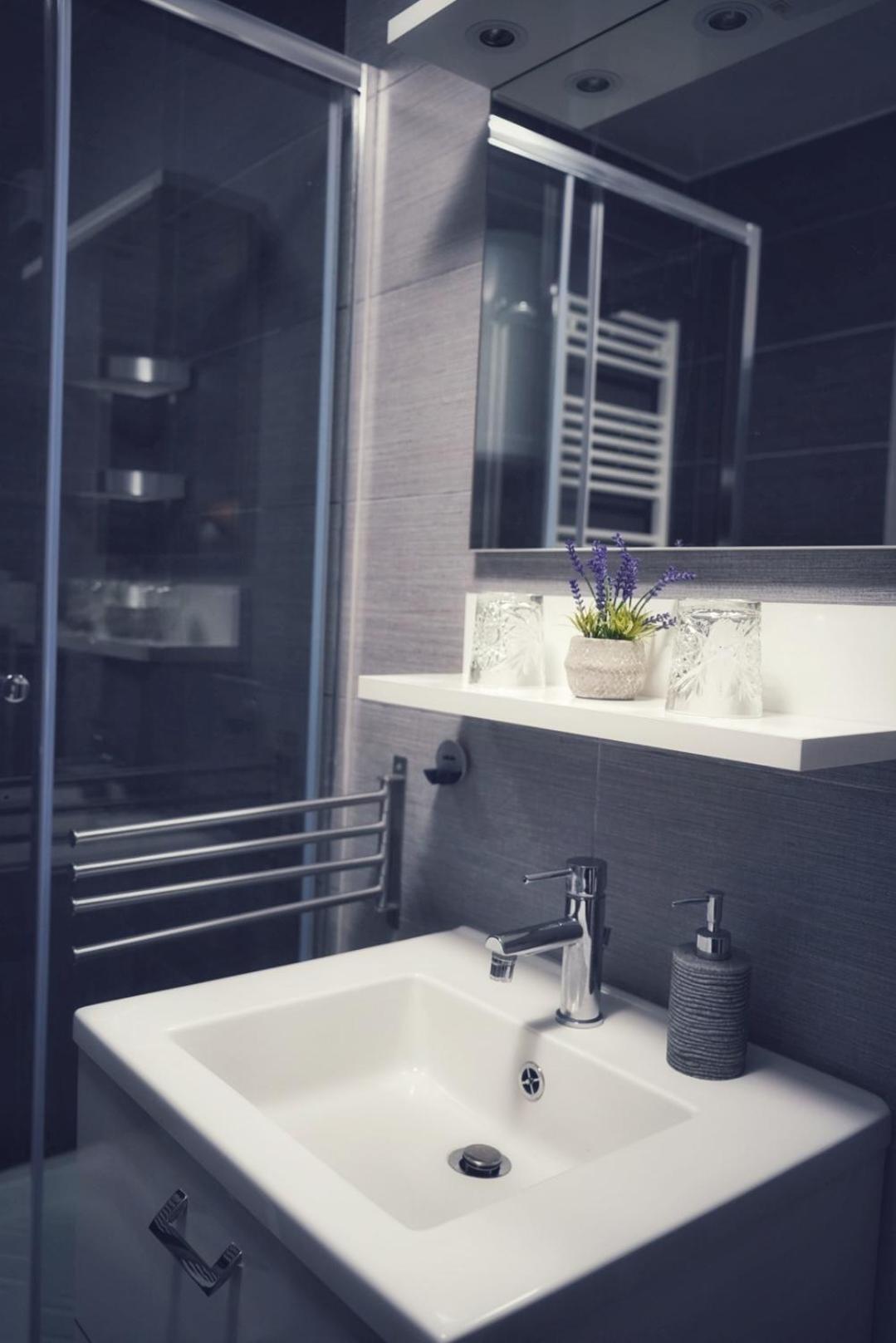 Double Room with Private Bathroom - Photo 7