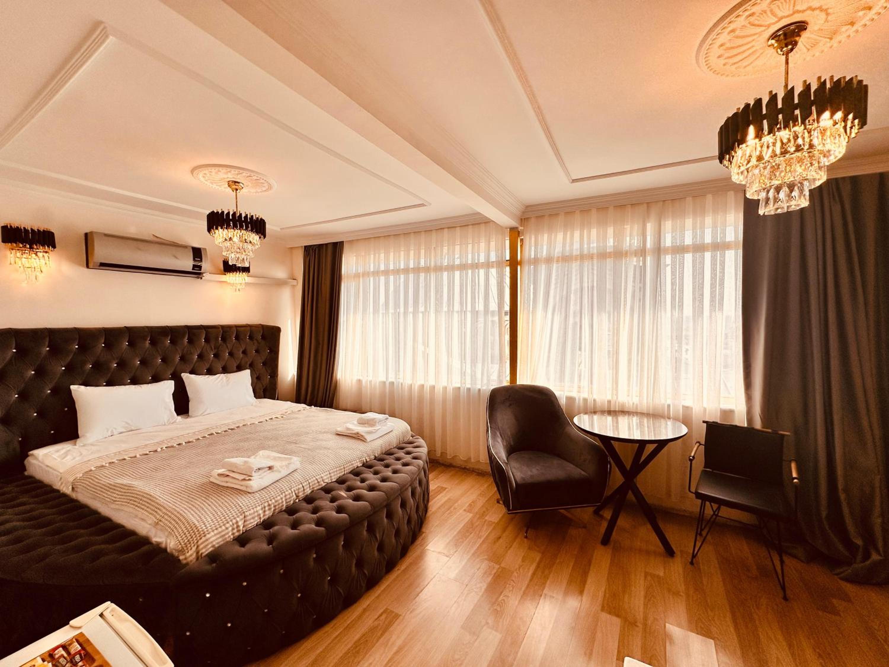 King Room with Spa Bath photo 2