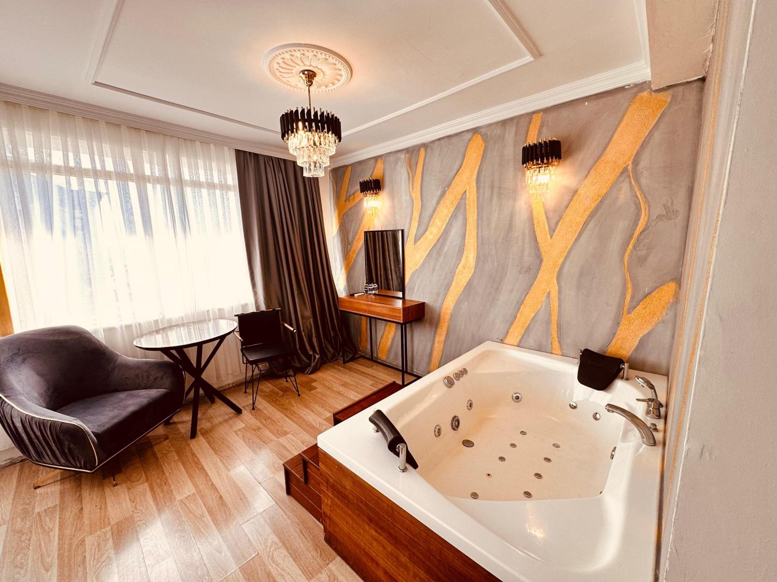 King Room with Spa Bath photo 3