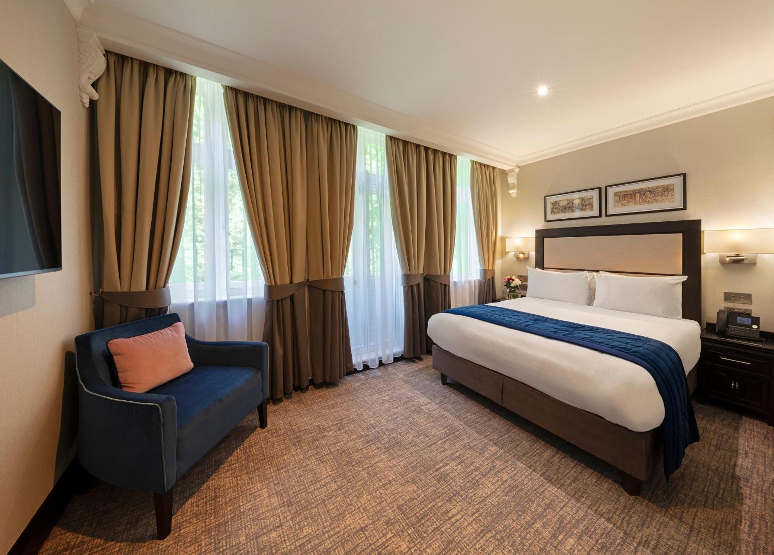 Superior Queen Room photo 1