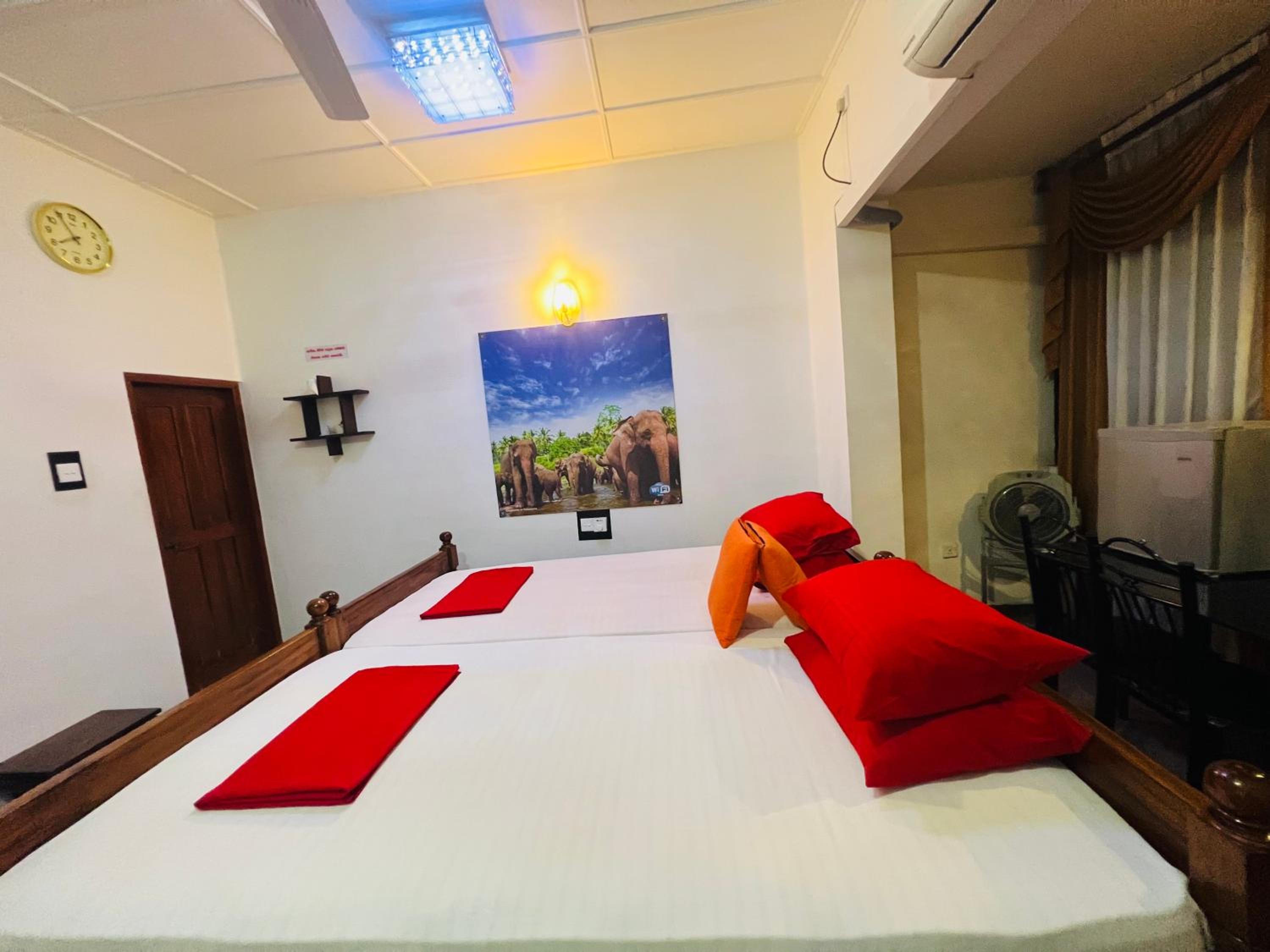 Deluxe Double or Twin Room photo 1