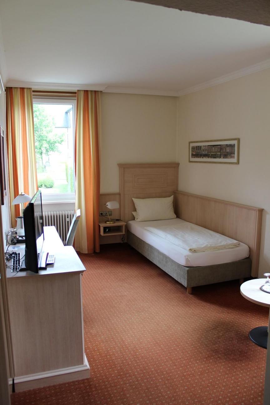Single Room photo 2