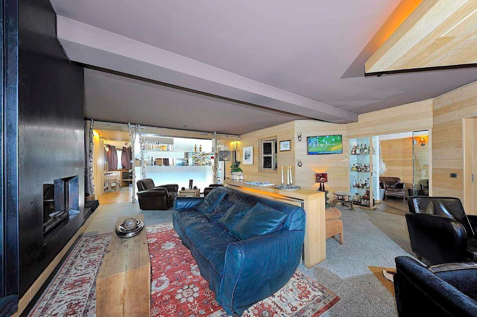 Deluxe Junior Suite photo 2