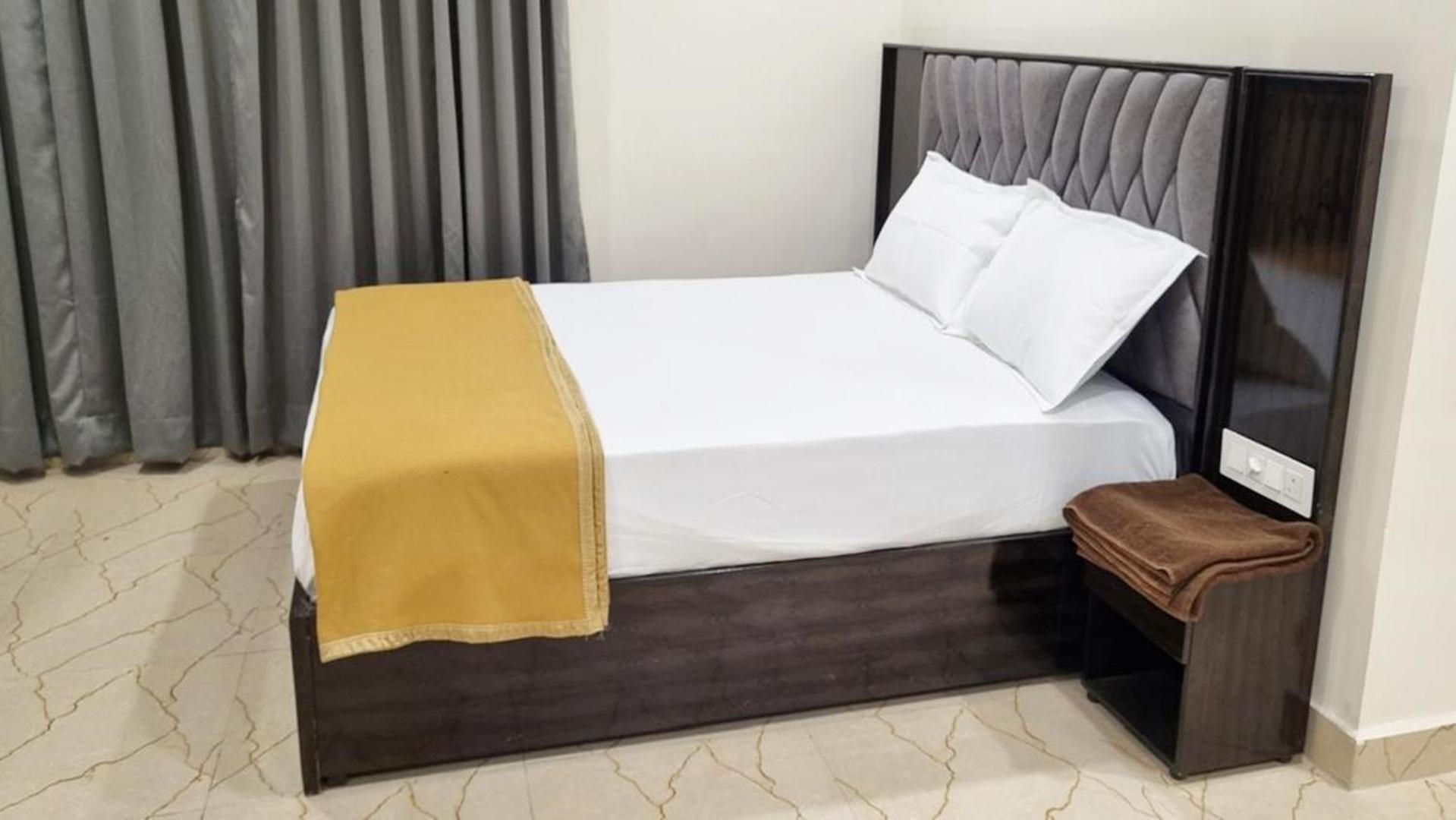 Standard Double Room With Fan photo 3