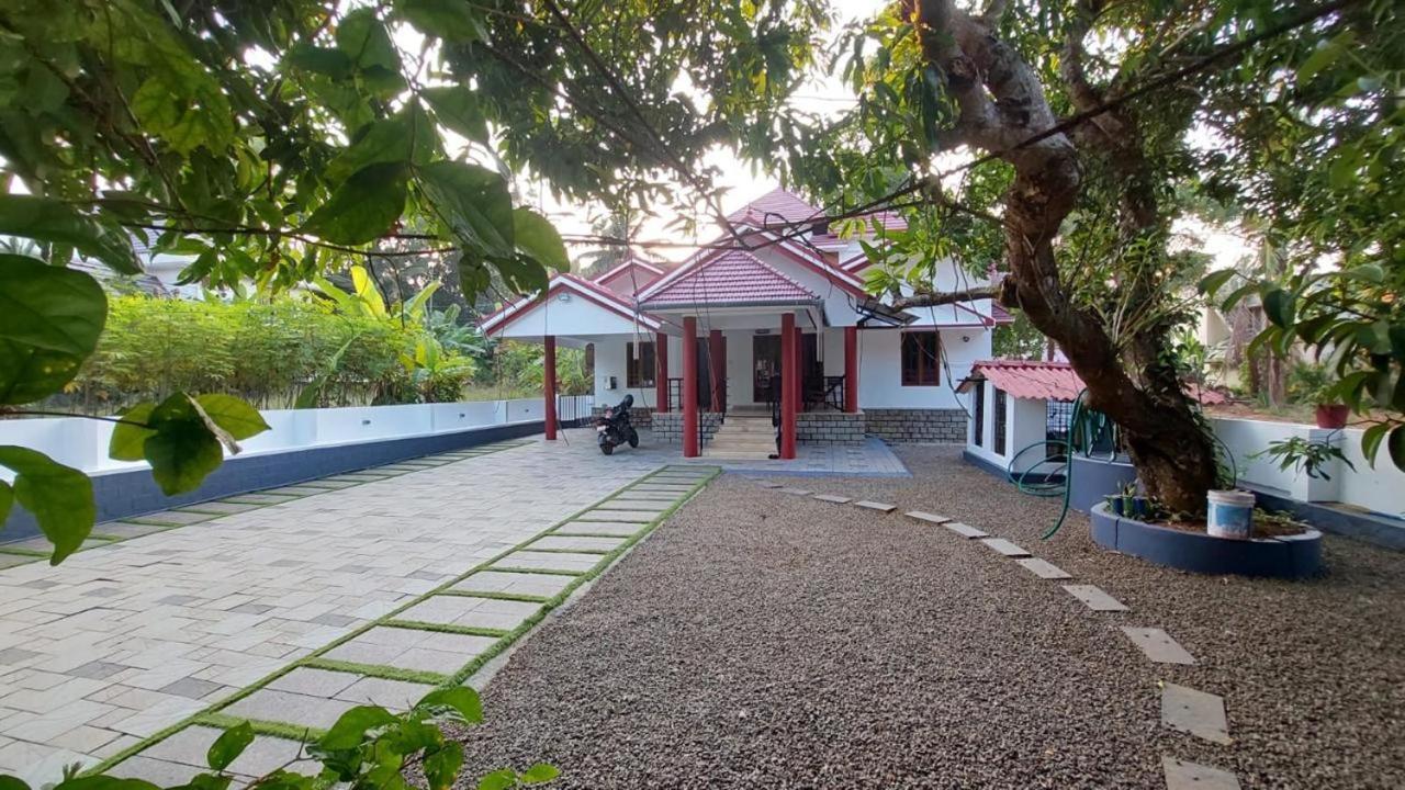 Four-Bedroom House photo 2