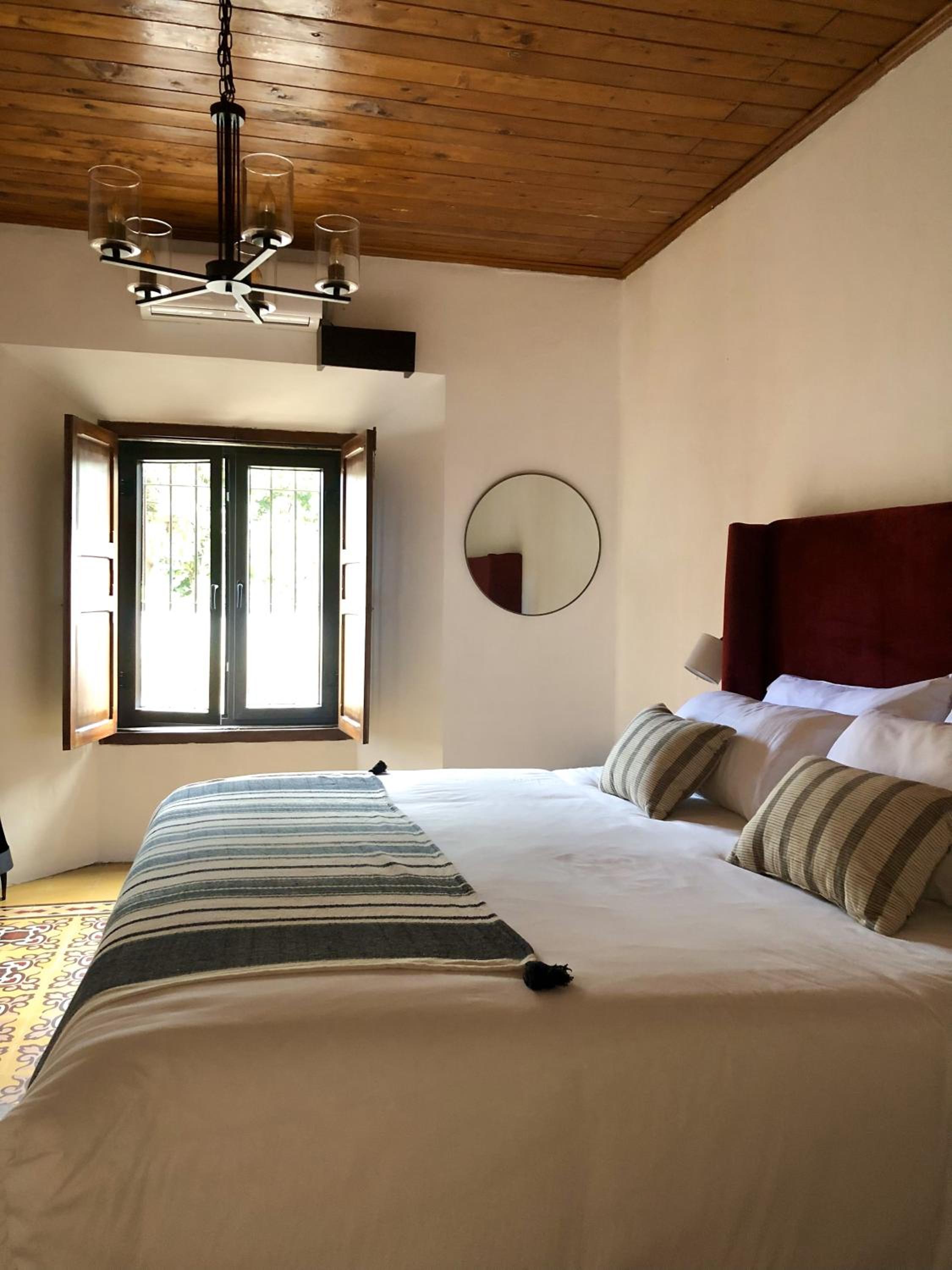 Deluxe King Room photo 1