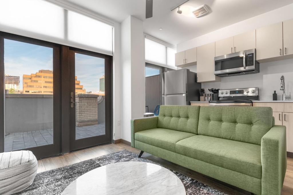 Apartment with Balcony photo 1