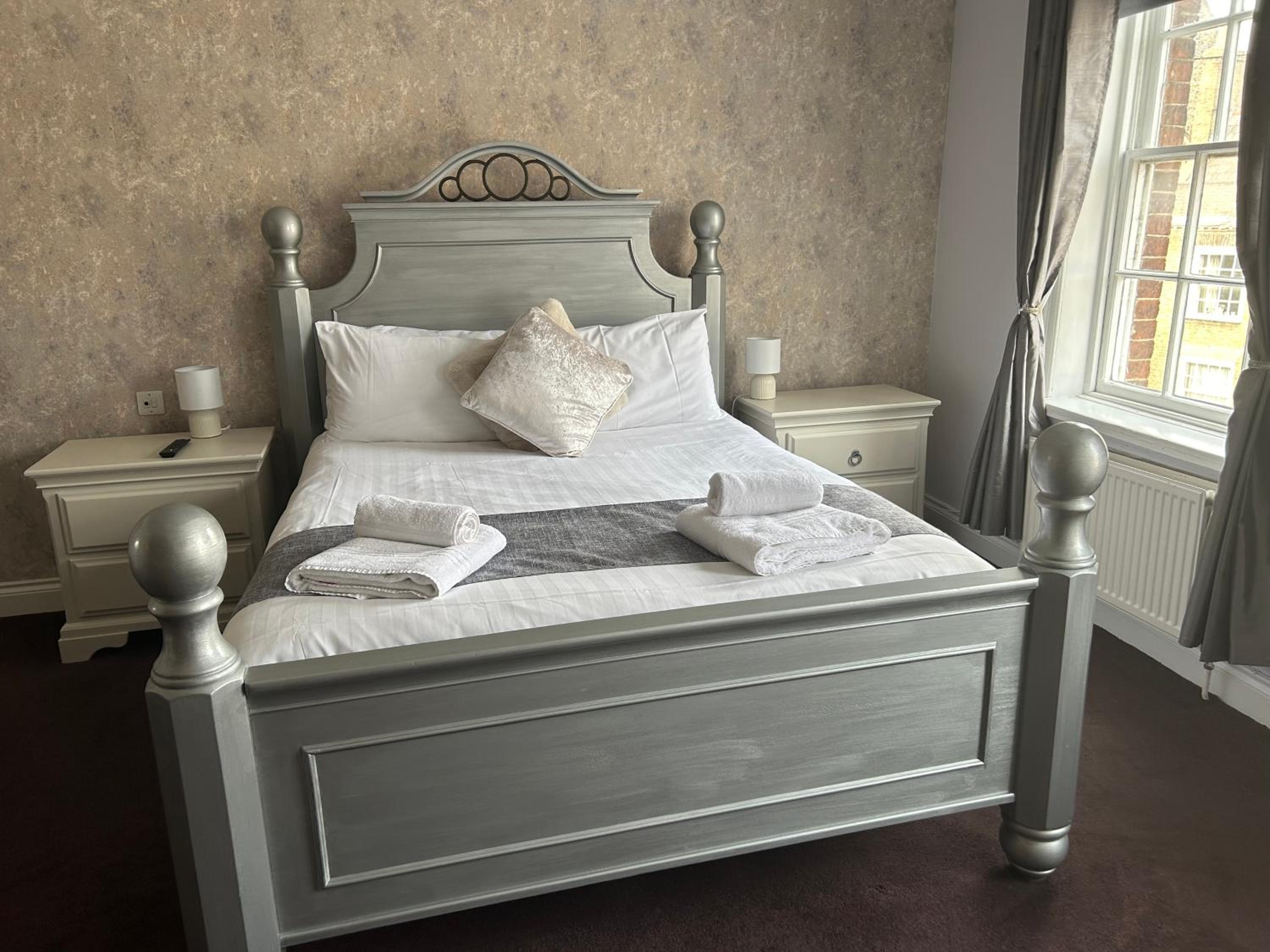 Deluxe Double Room With Bath photo 1