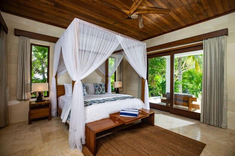 Villa photo 1