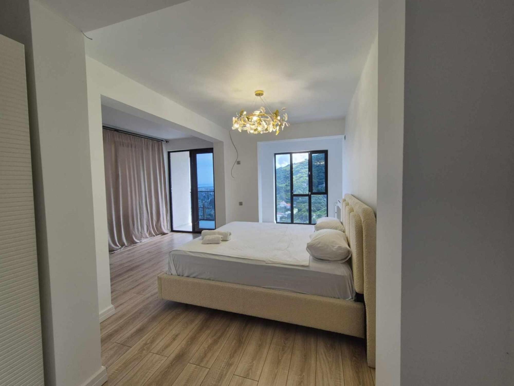 Deluxe Double Room with Side Sea View