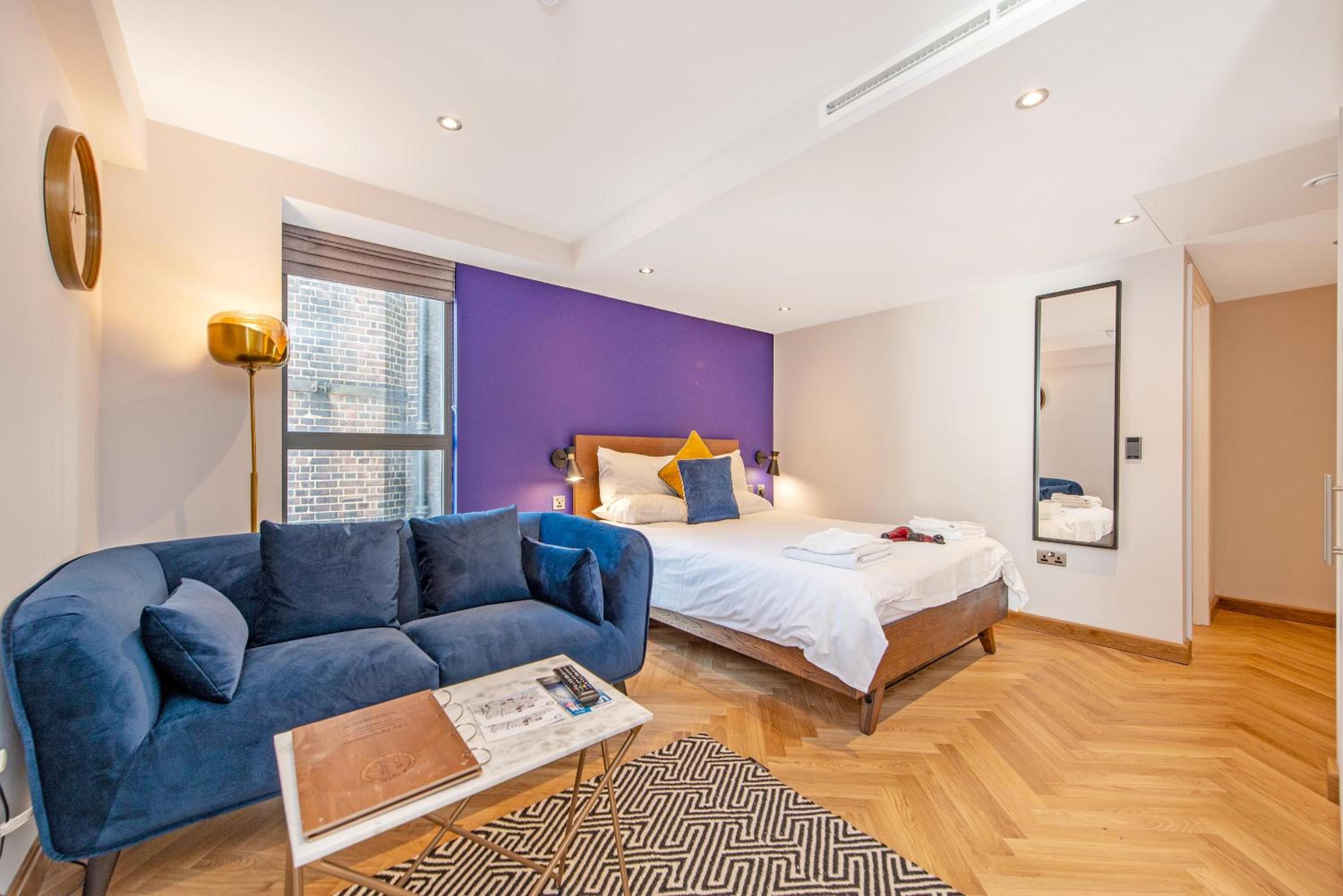 Studio Apartment photo 2