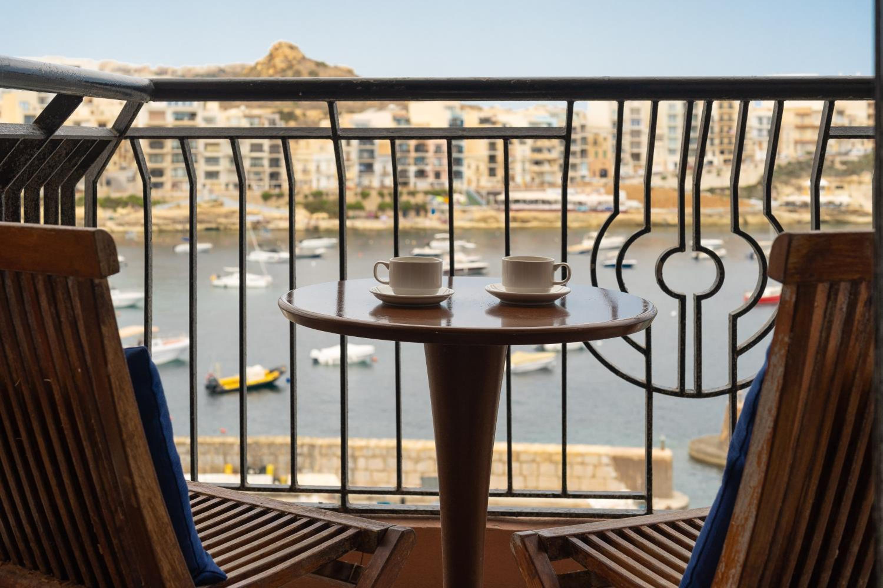 Double or Twin Room with Sea View - Photo 5