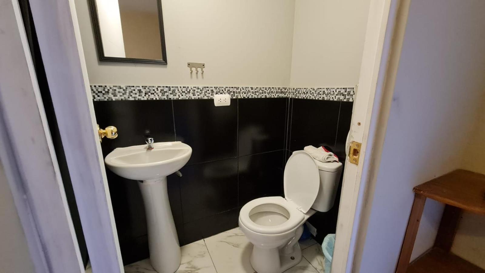 Single Room with Bathroom photo 2