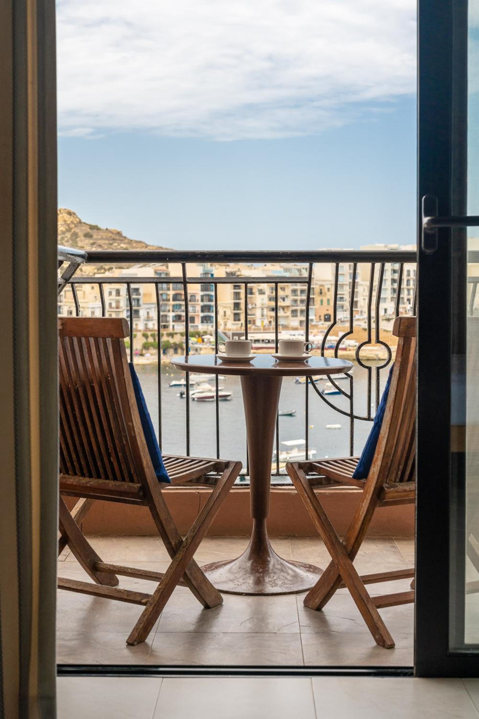 Double or Twin Room with Sea View - Photo 7
