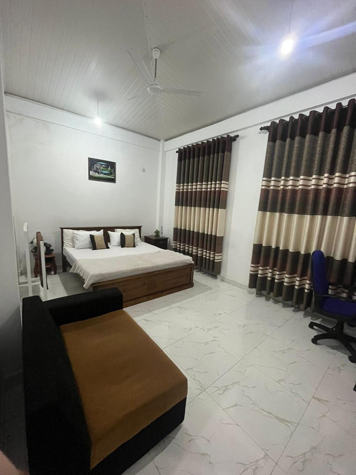 Double Room with Private External Bathroom photo 1