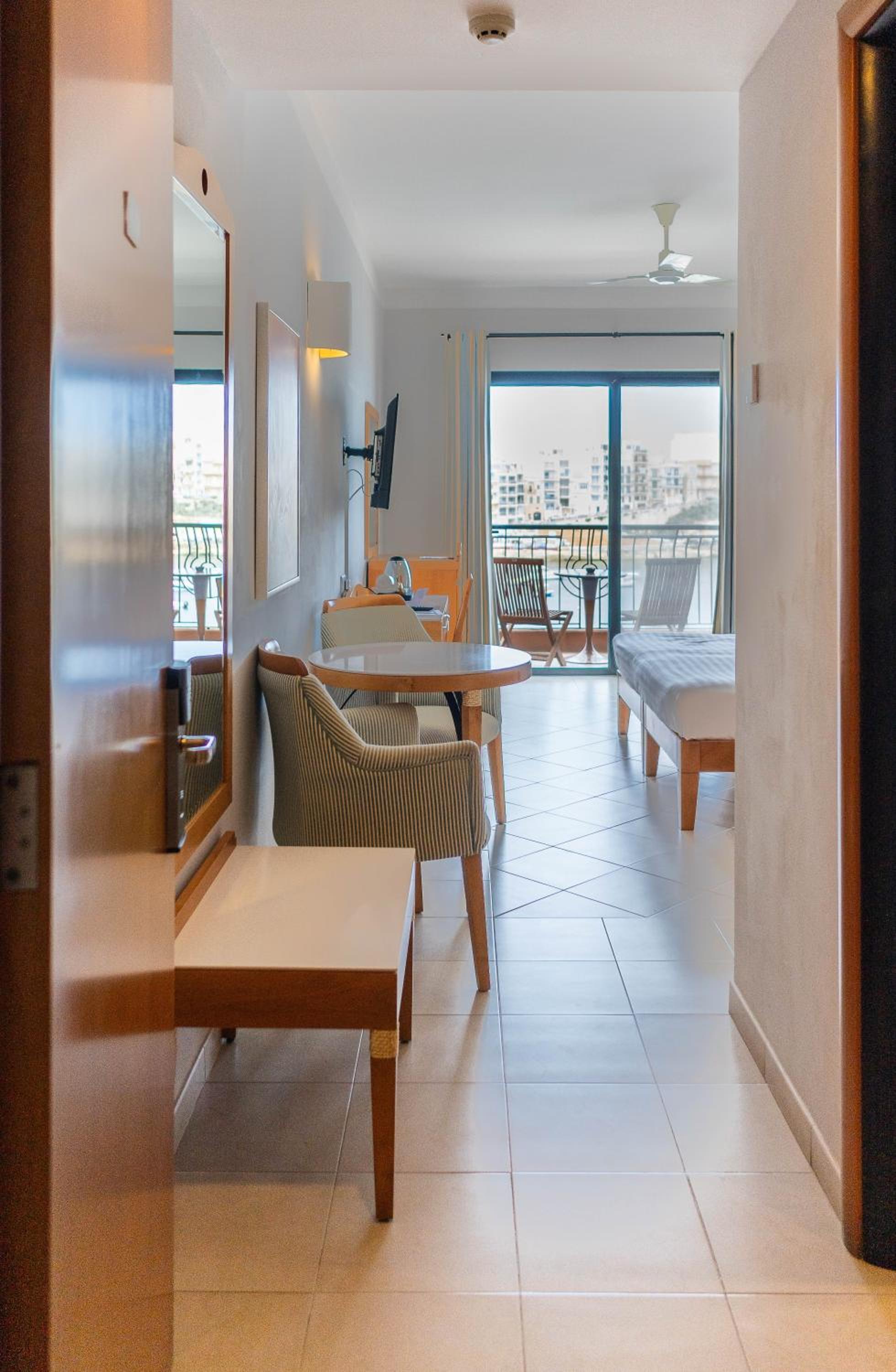 Double or Twin Room - Photo 3