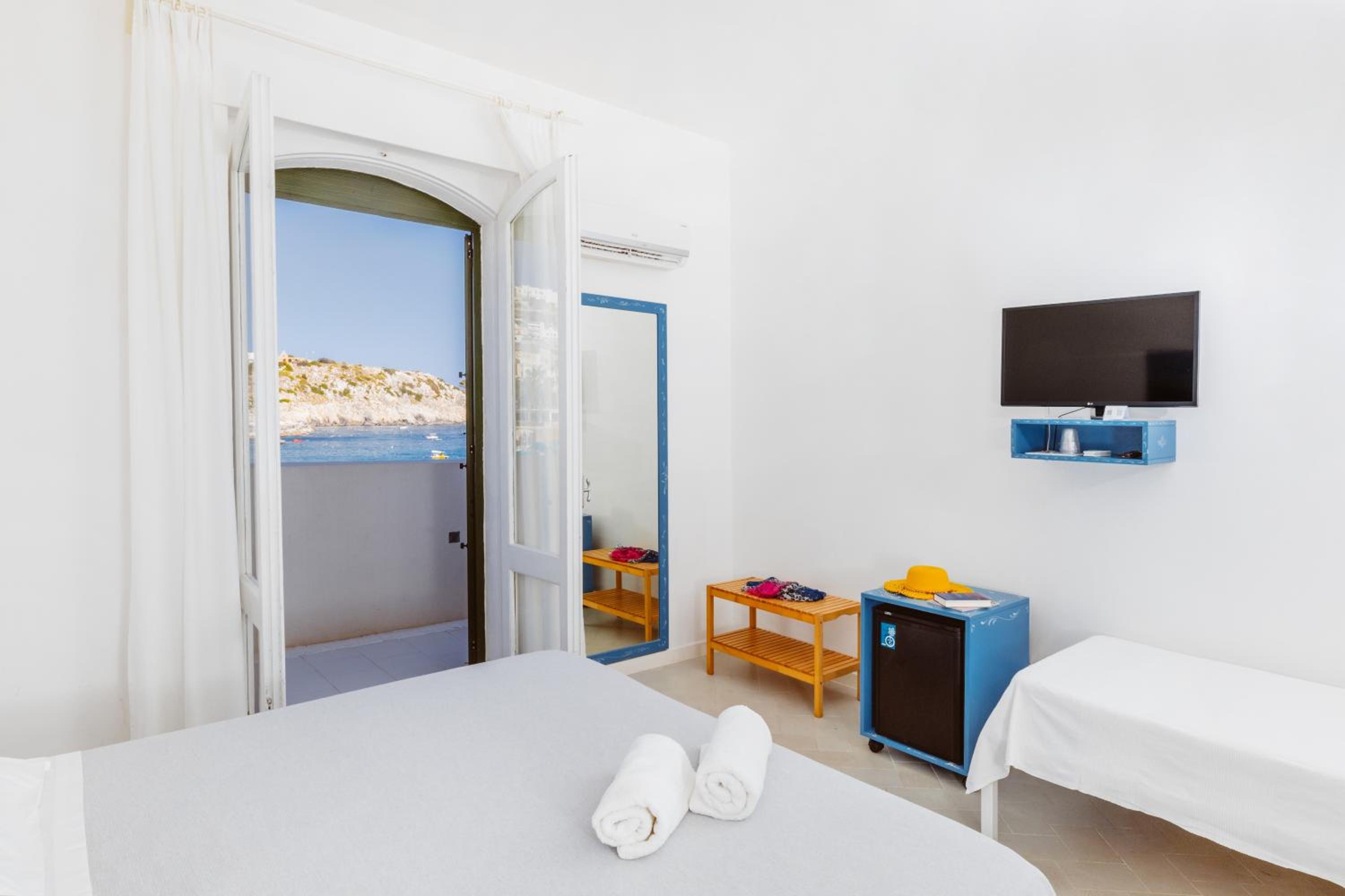 Superior Triple Room photo 2