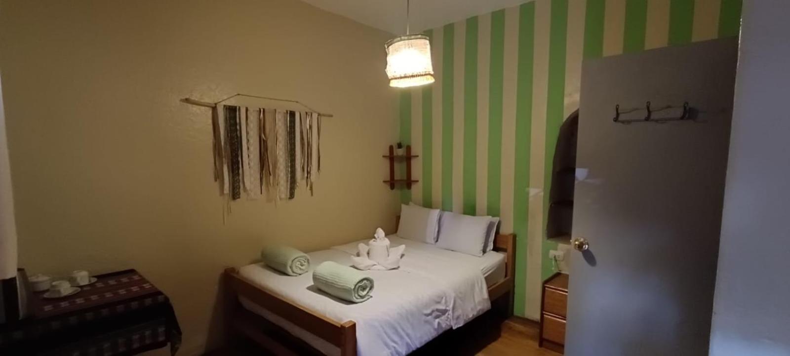 Double Room with Bathroom photo 2