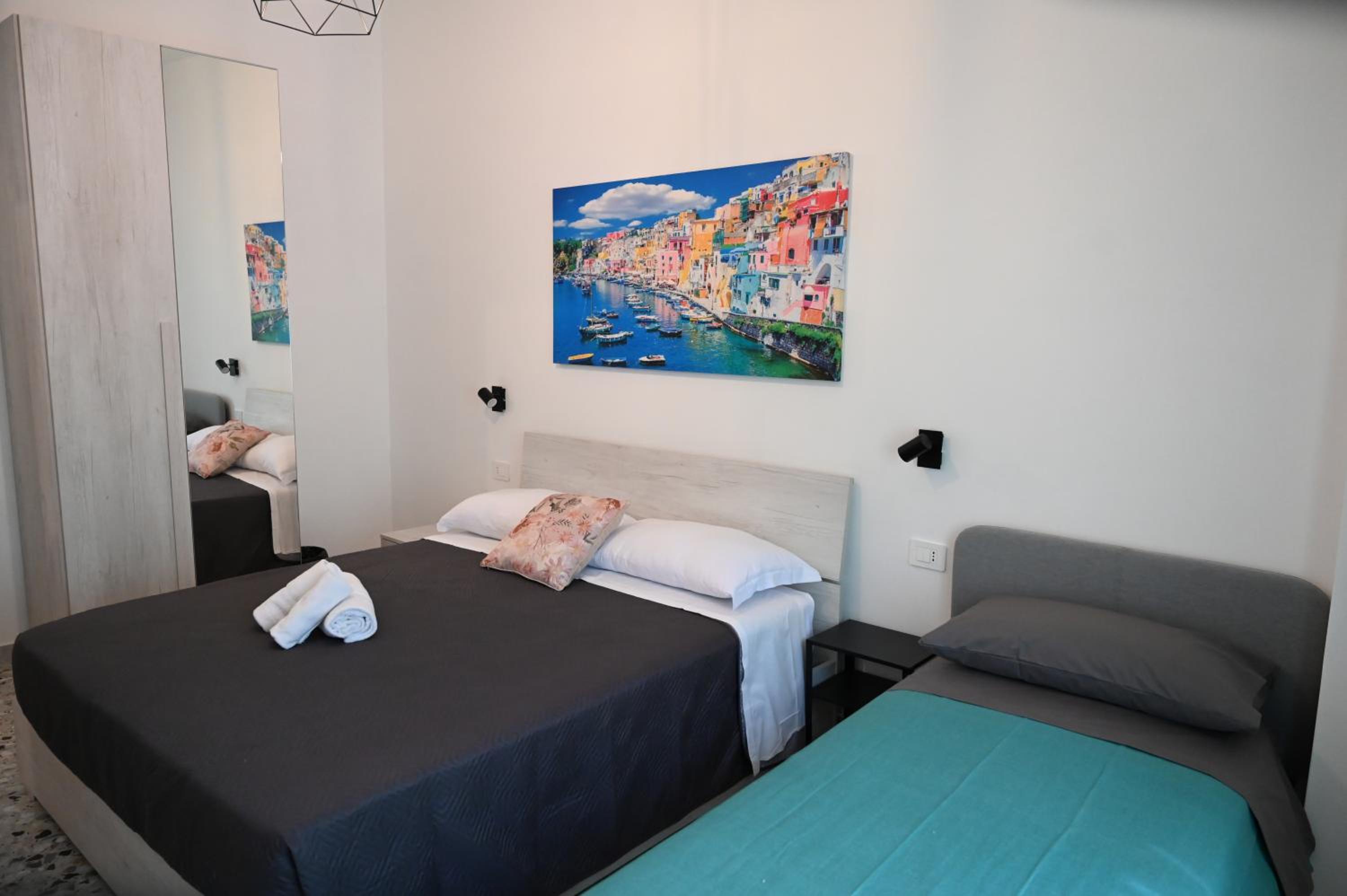 Basic Triple Room with Shared Bathroom