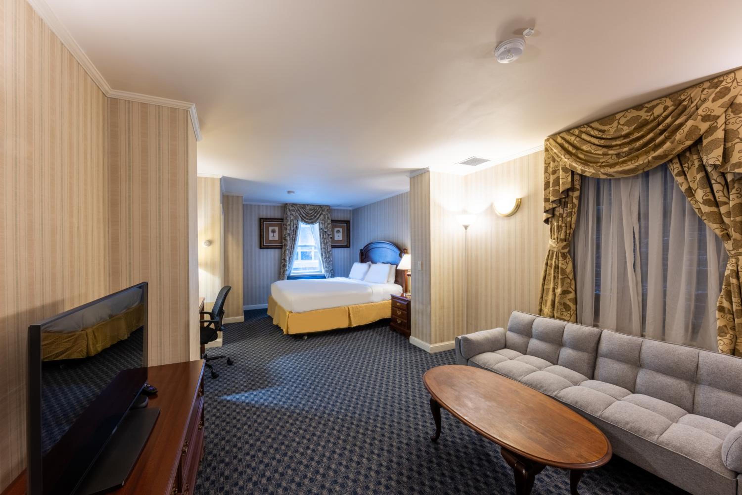 Superior King Room