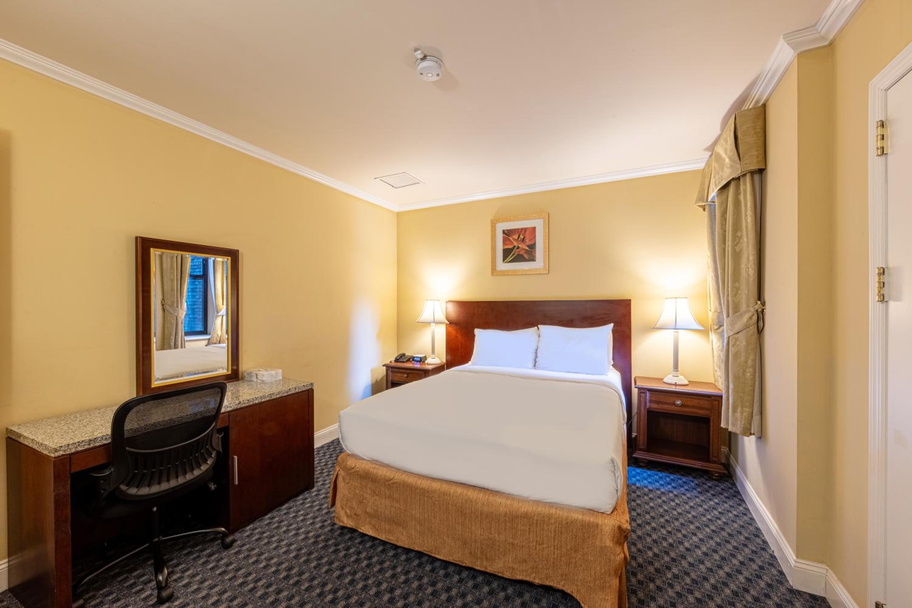 Superior Queen Room