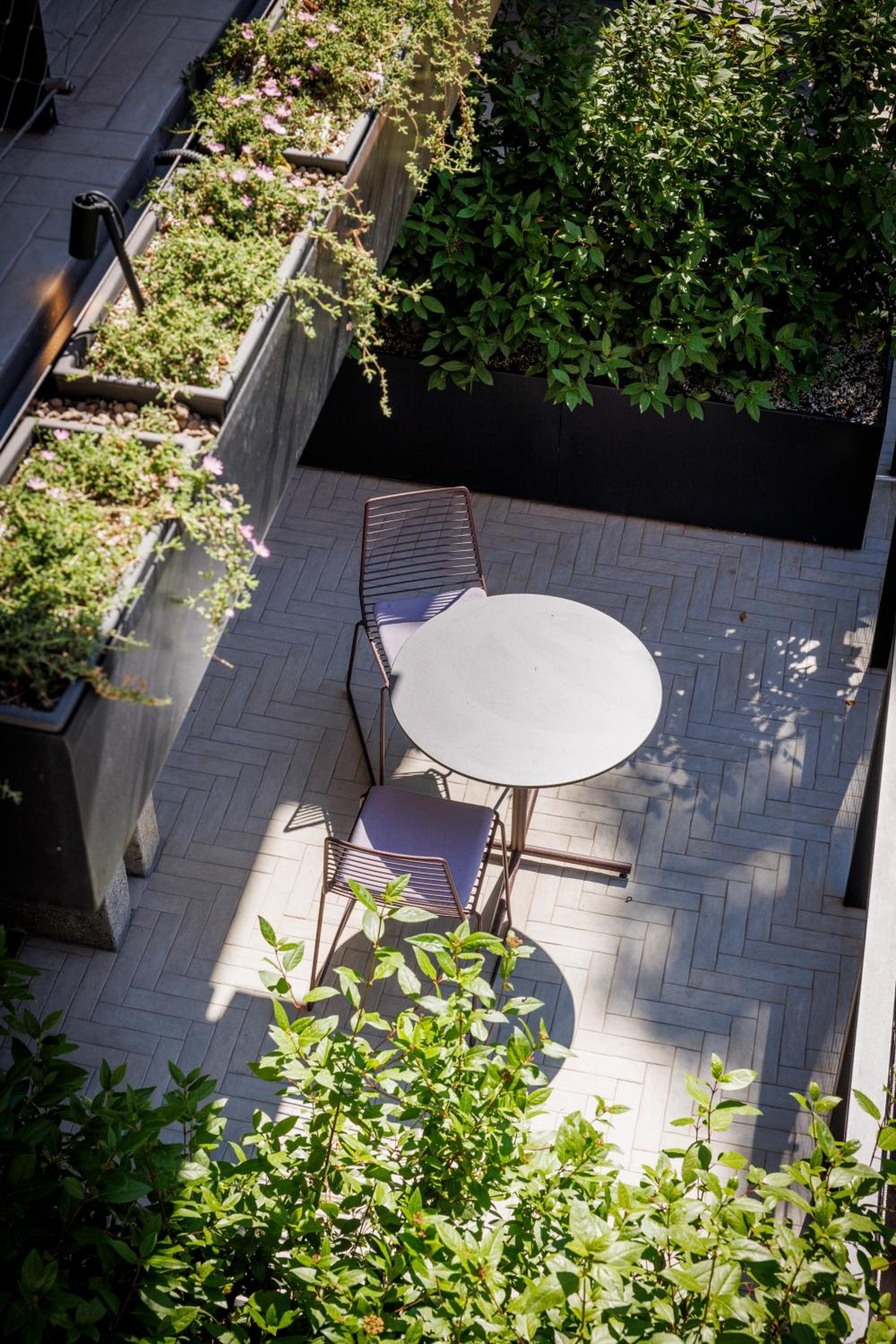 Premium Double Room with Balcony - Photo 9