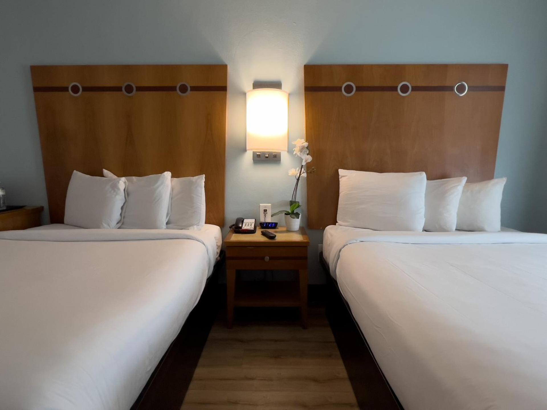 Double Room with Two Double Beds - Non-Smoking
