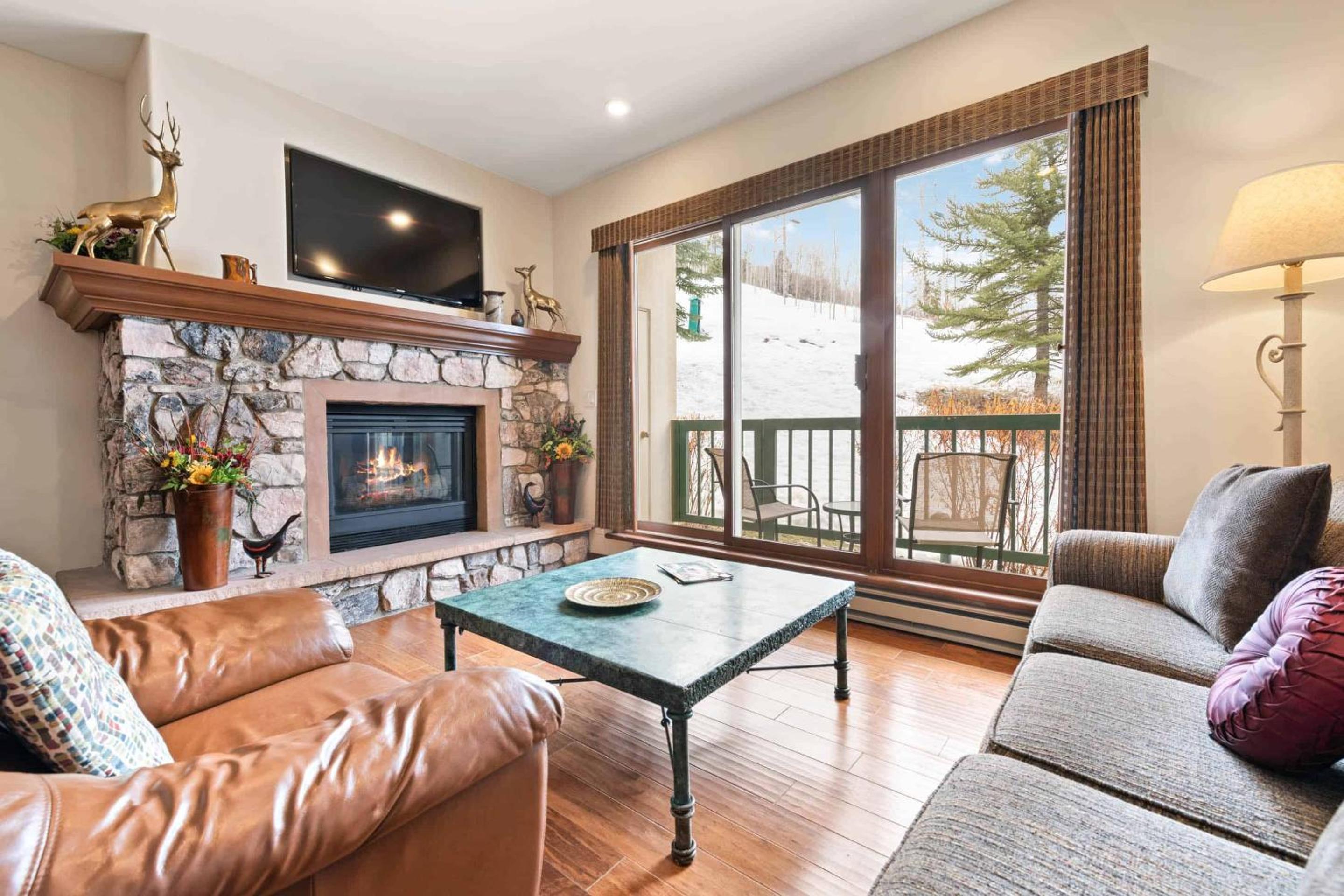 One-Bedroom Apartment with Balcony photo 1