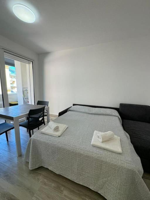 One-Bedroom Apartment photo 3