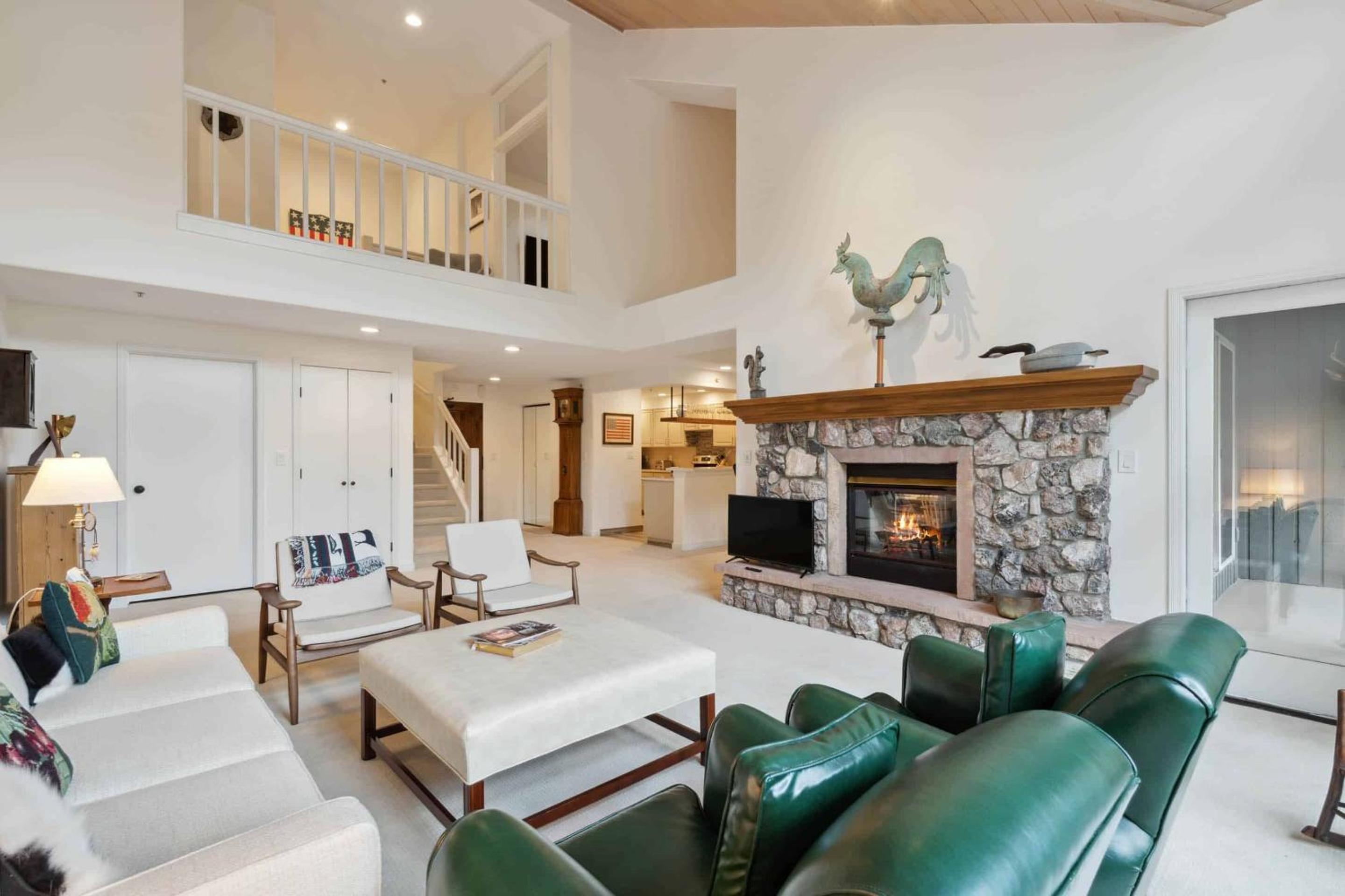 Three-Bedroom Apartment with Balcony photo 1