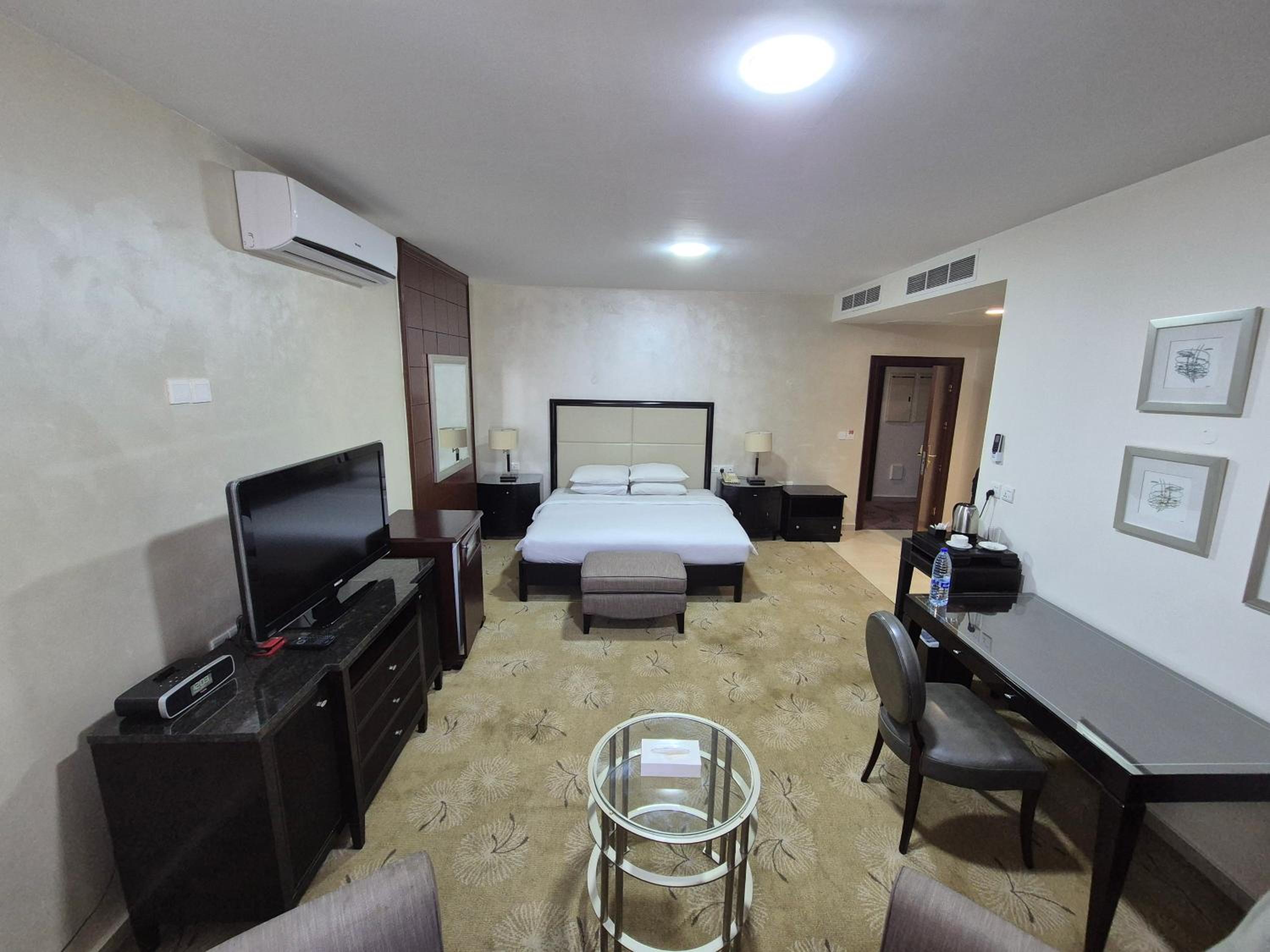 Deluxe Room - Photo 3