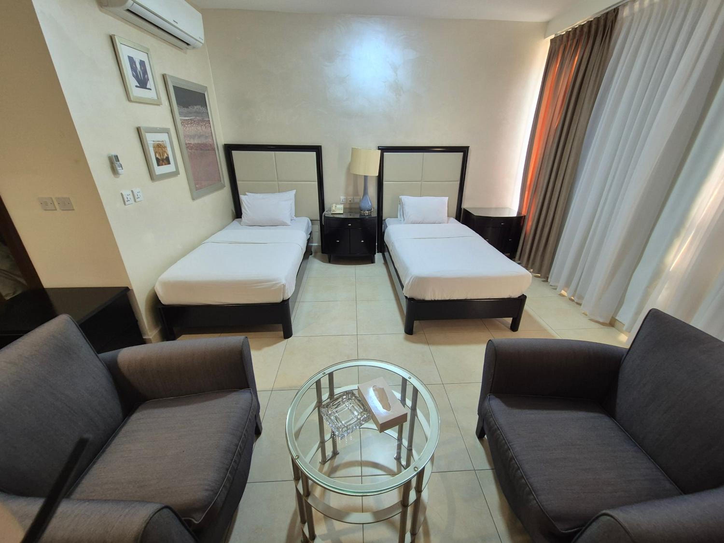 Deluxe Room - Photo 8