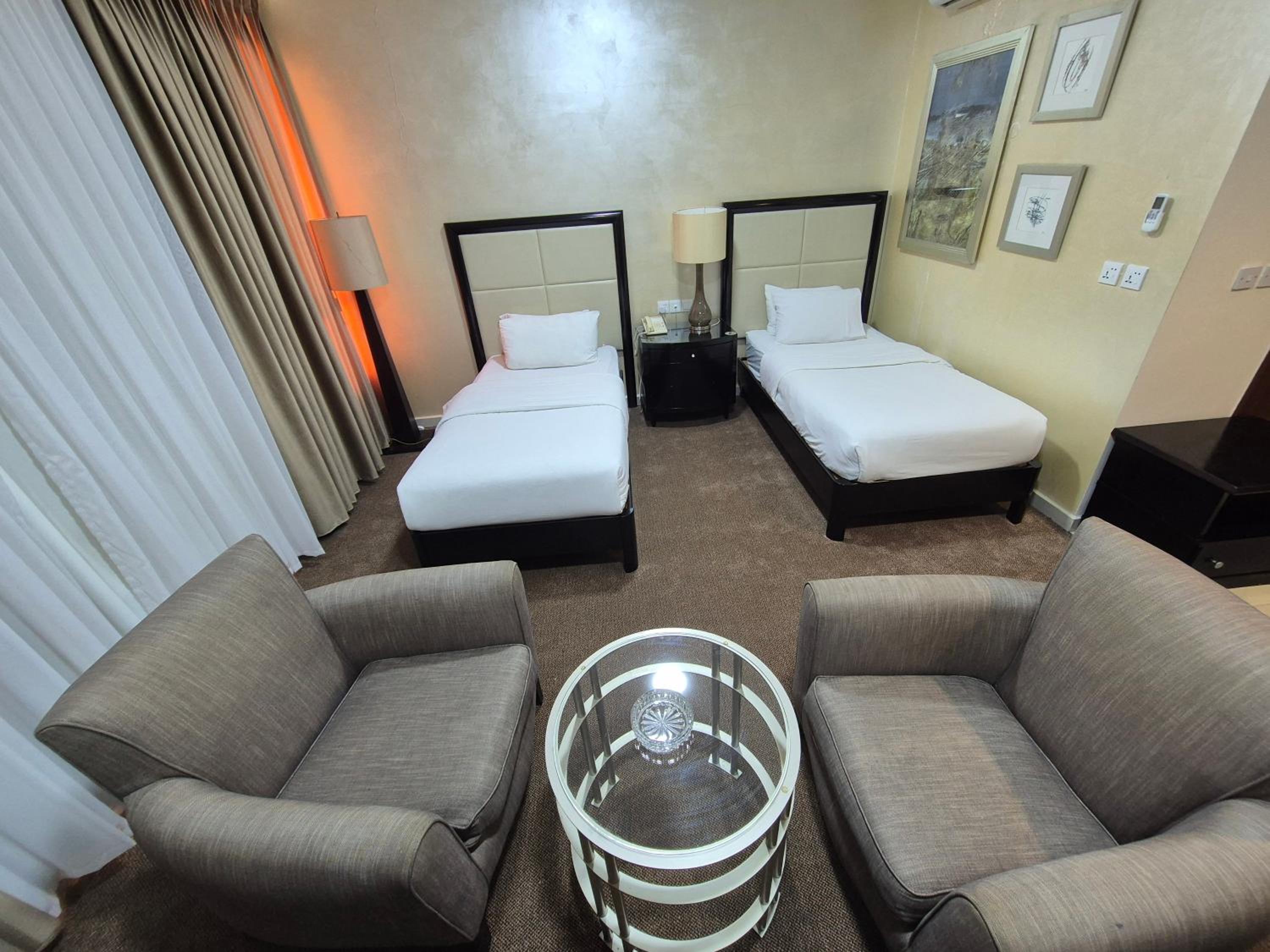 Deluxe Room - Photo 6