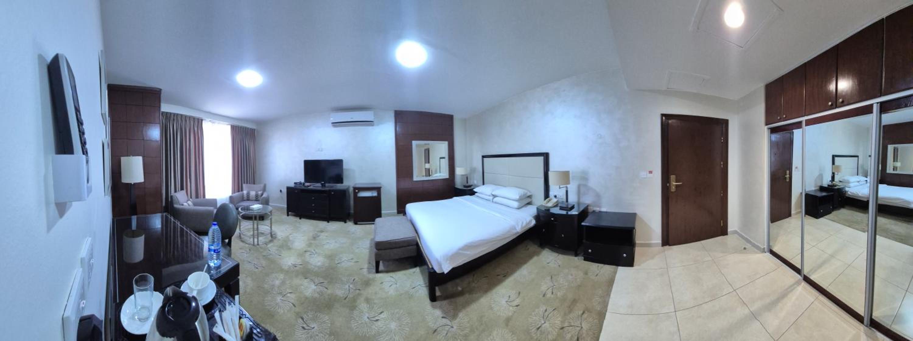 Deluxe Room - Photo 4