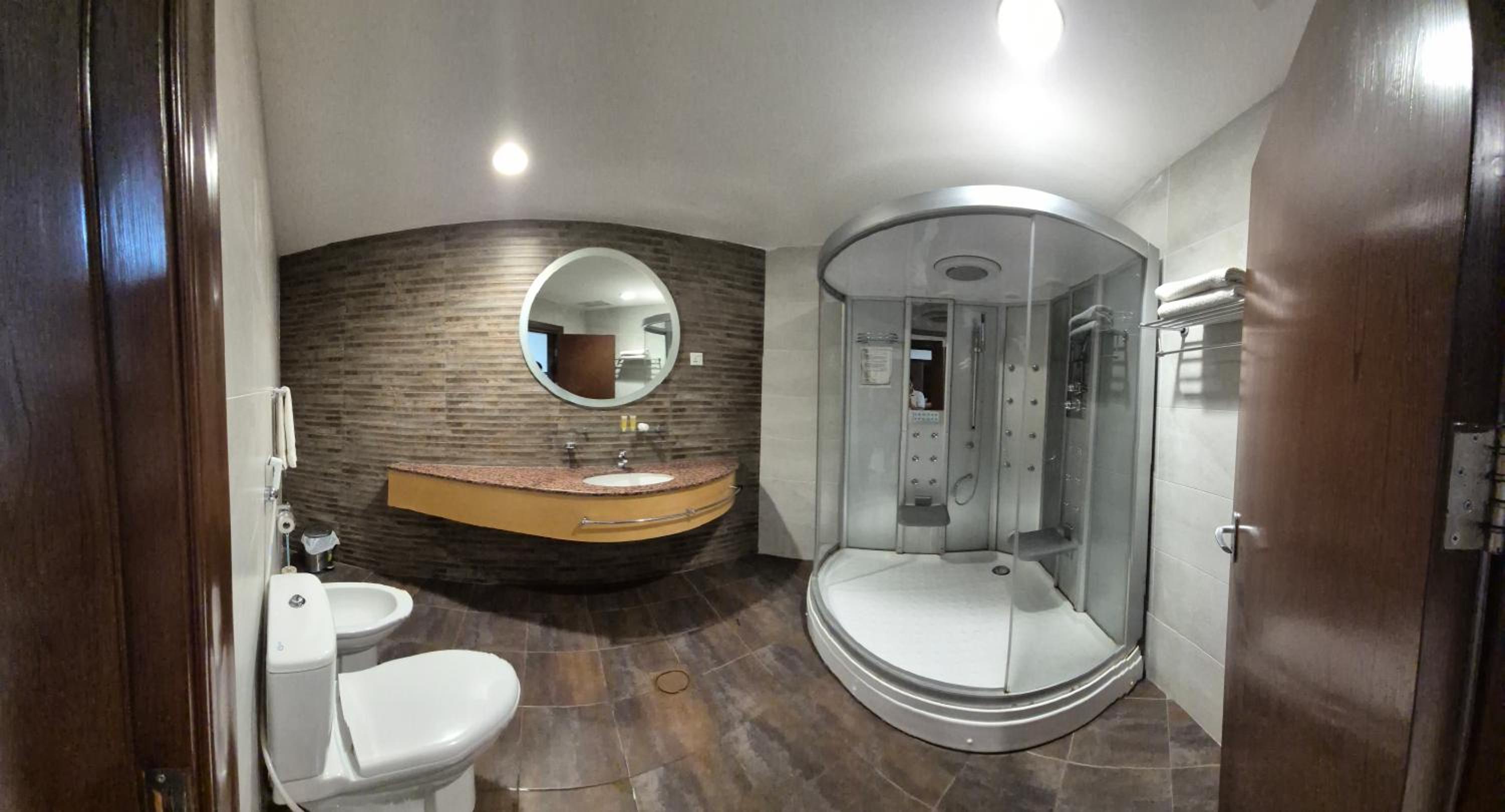Deluxe Junior Suite - Photo 6