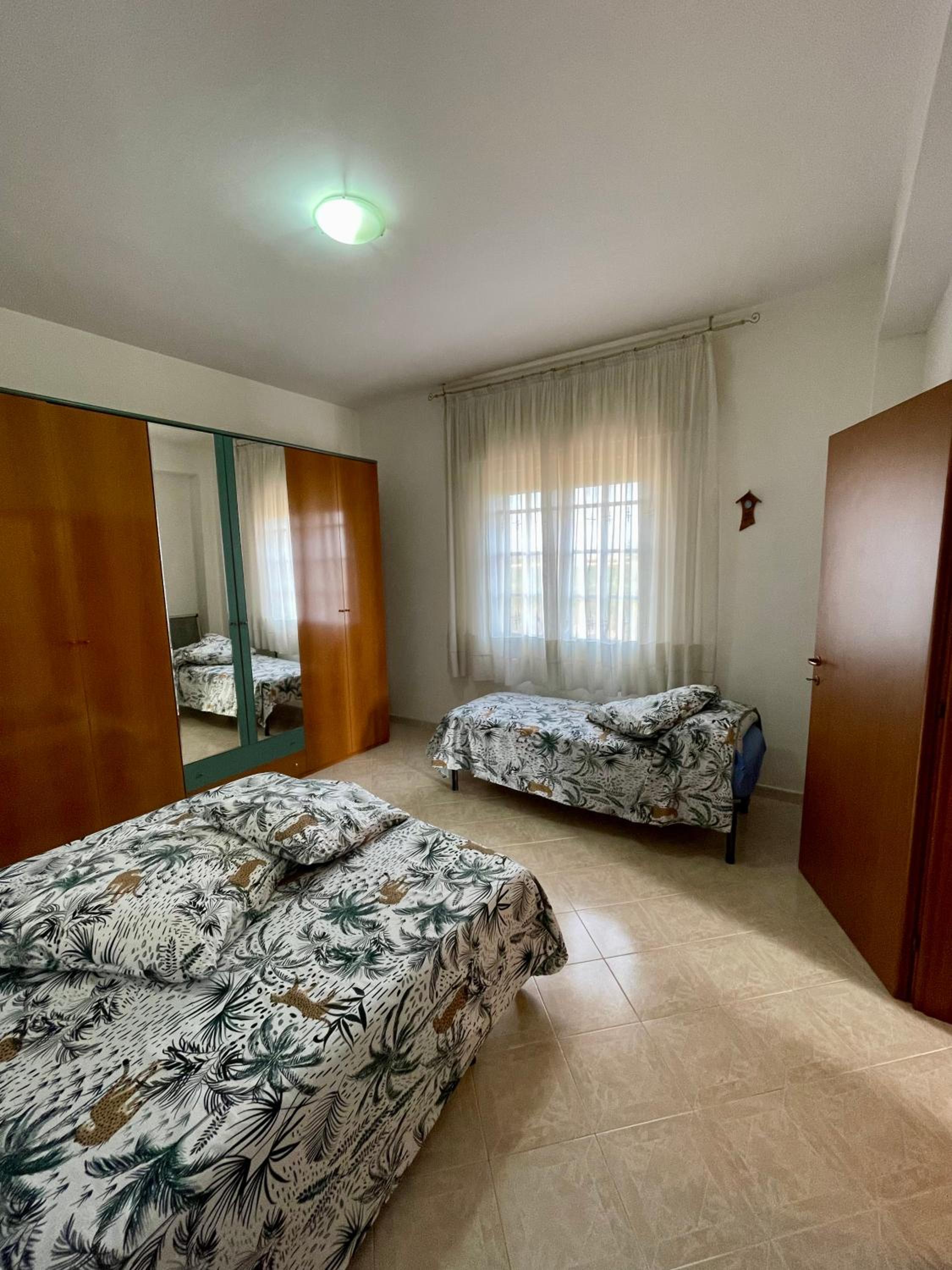 One-Bedroom House photo 1