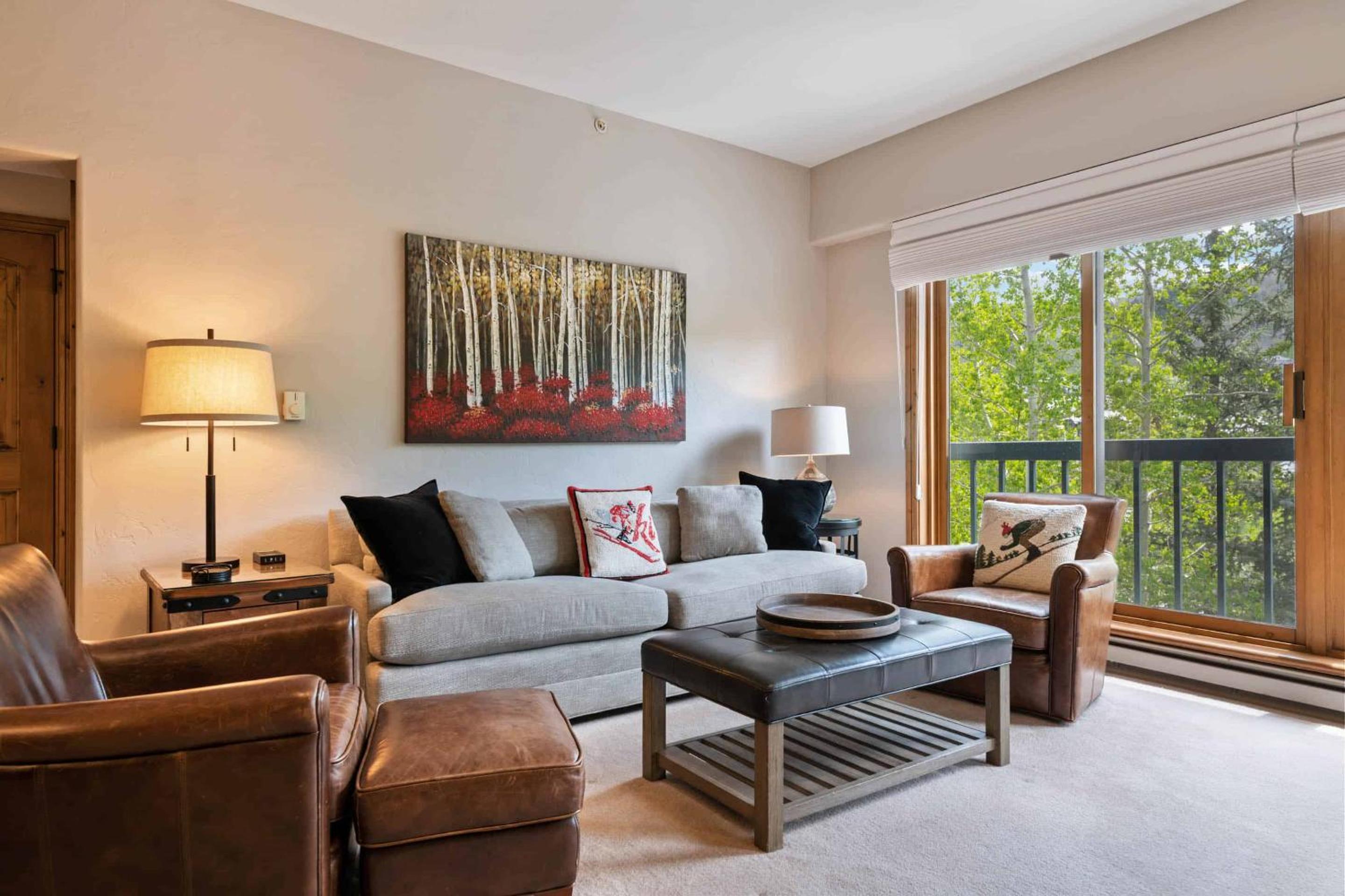 Three-Bedroom Apartment With Balcony photo 1