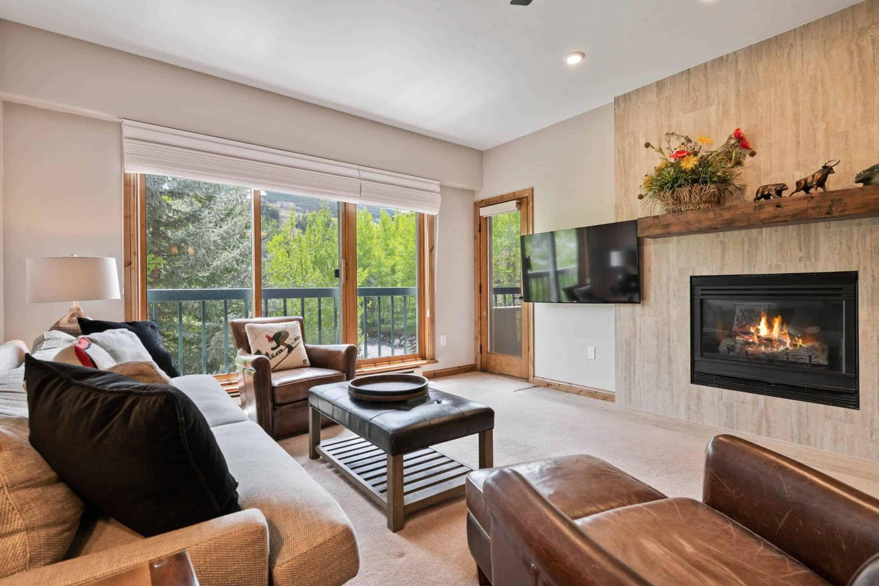 Three-Bedroom Apartment With Balcony photo 3