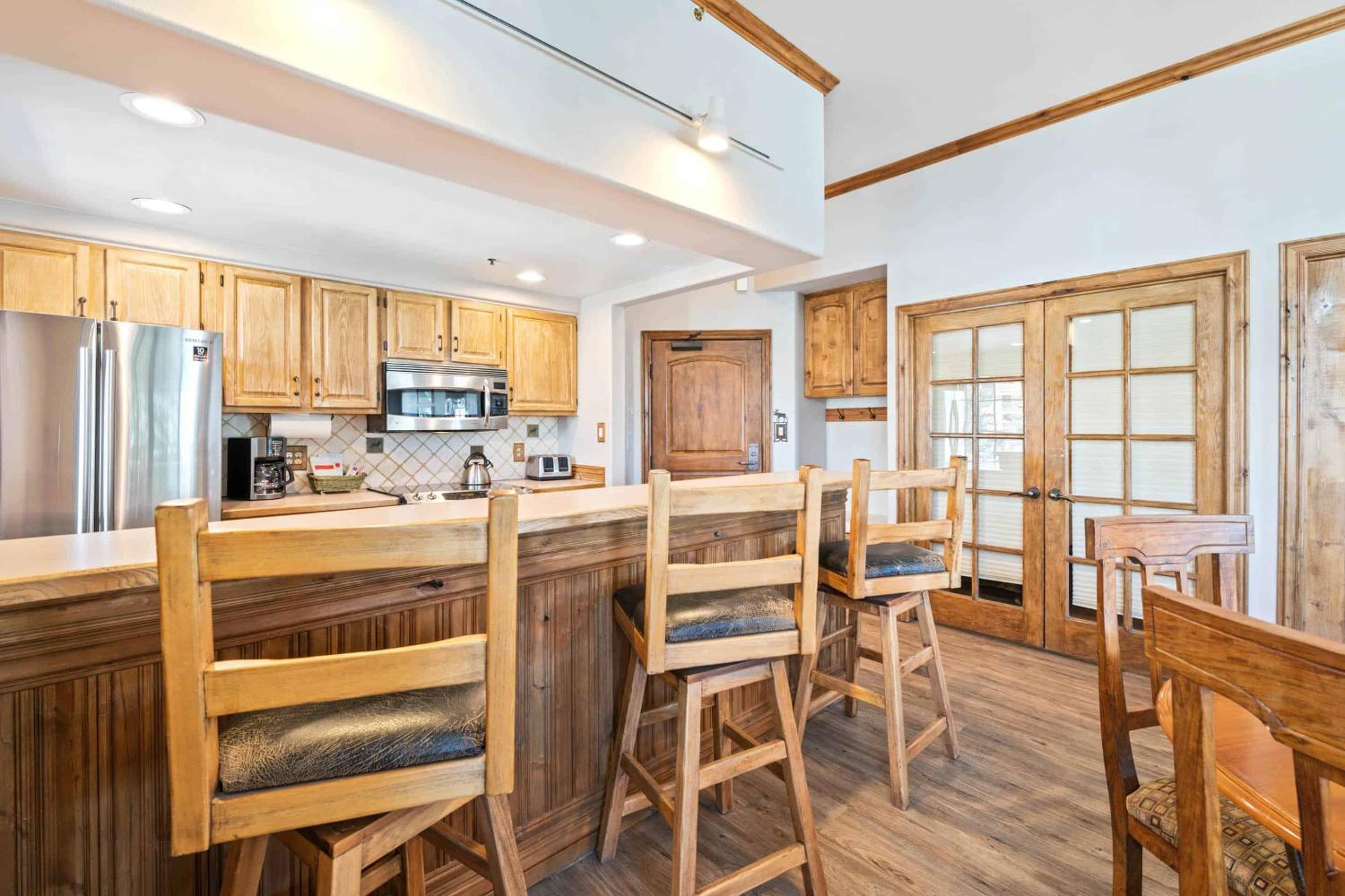 Two-Bedroom Apartment with Mountain View photo 3