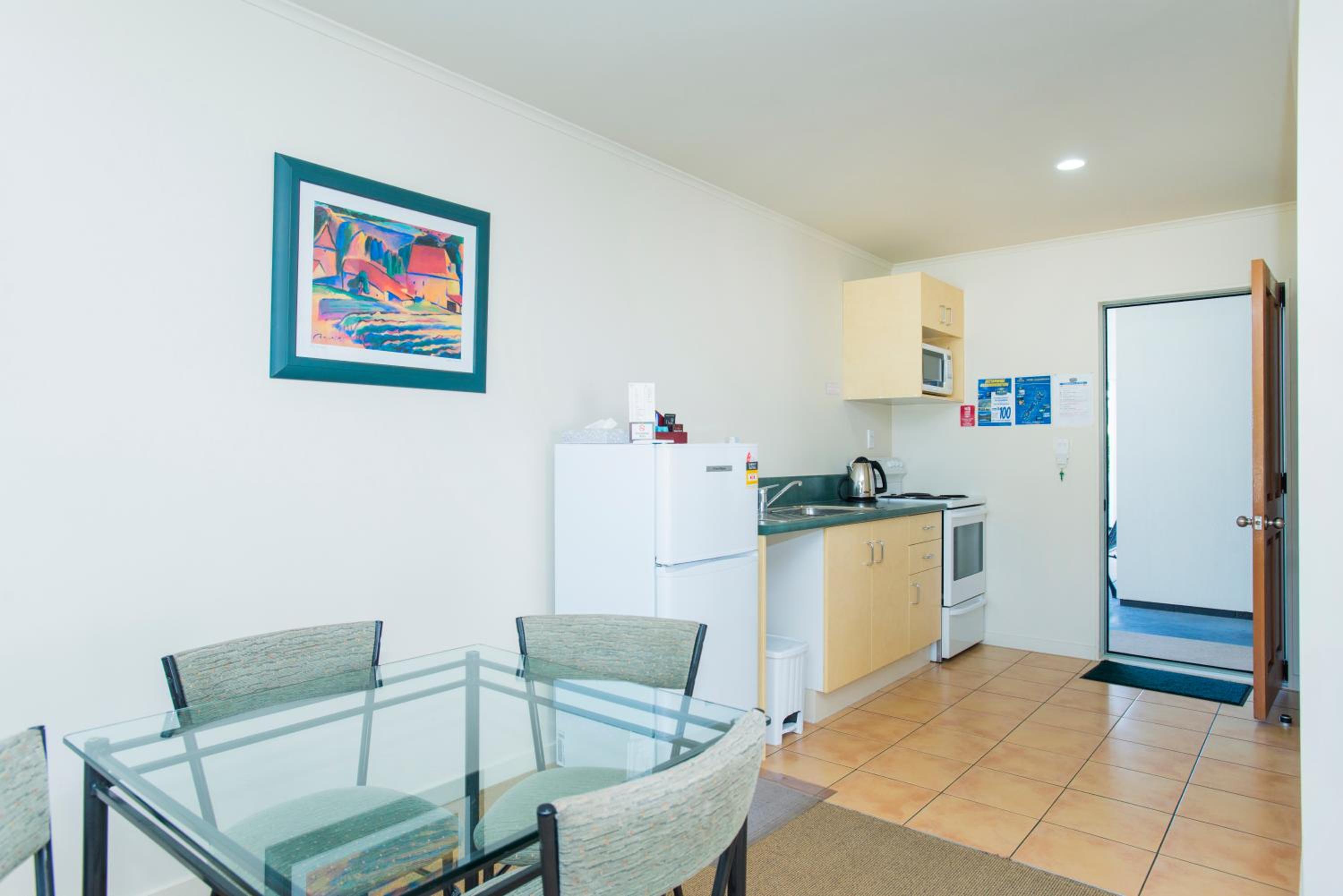 Two-Bedroom Apartment - Photo 6