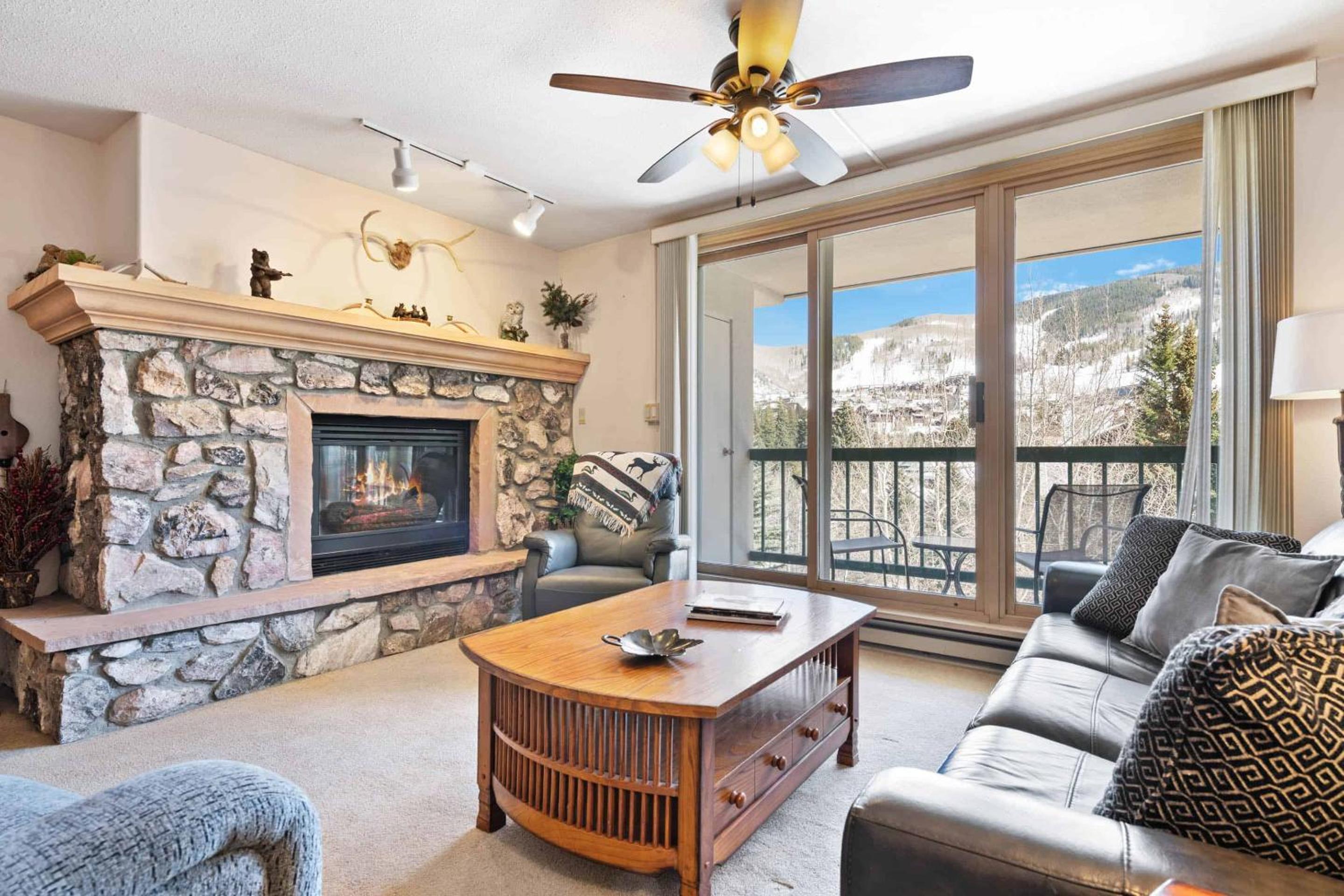 Two-Bedroom Apartment With Mountain View photo 1
