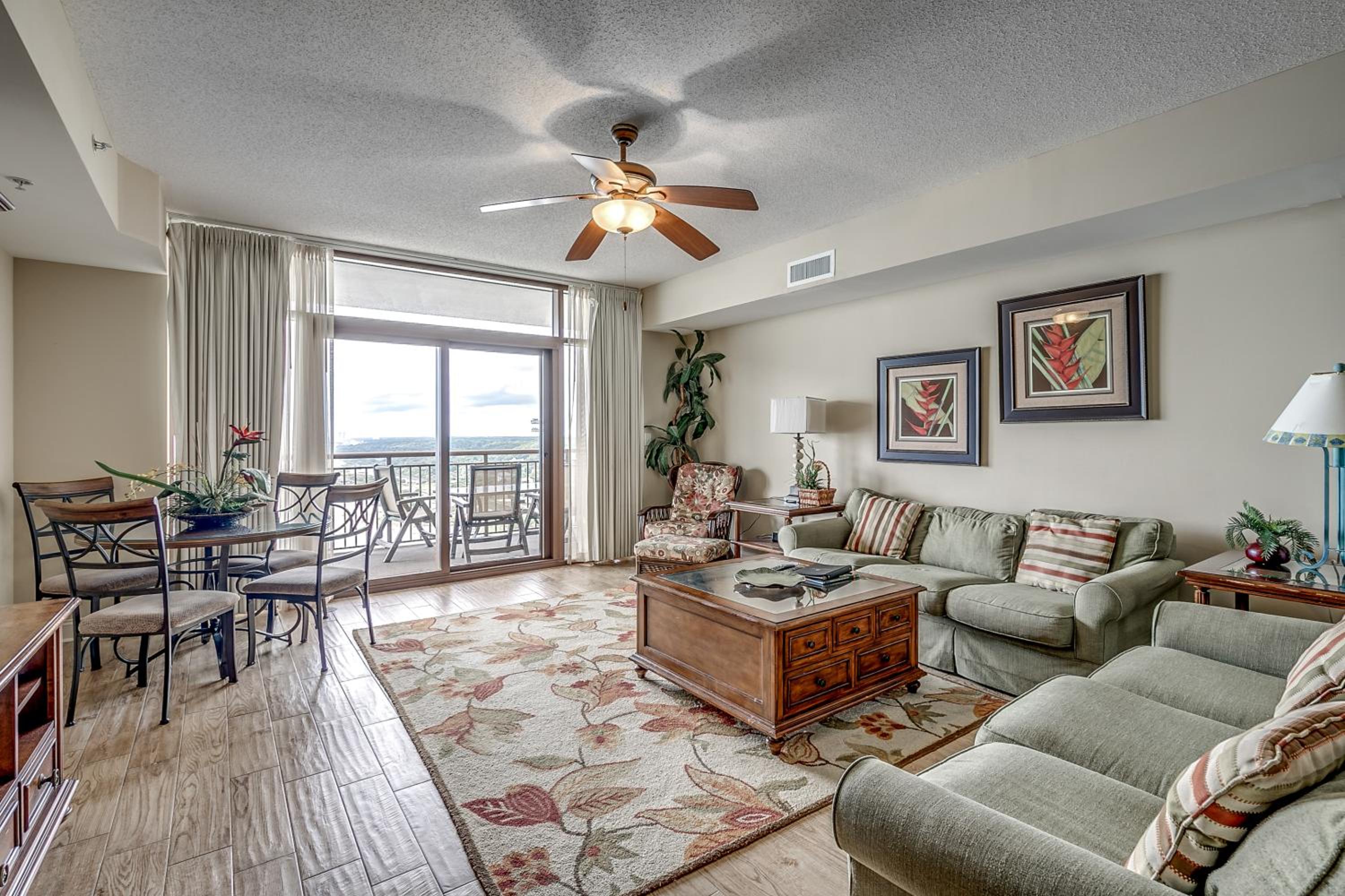 Four-Bedroom Luxury Apartment photo 1